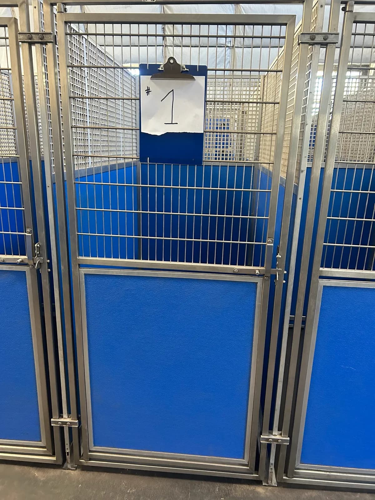 18-dog-kennels-mnj94rkg