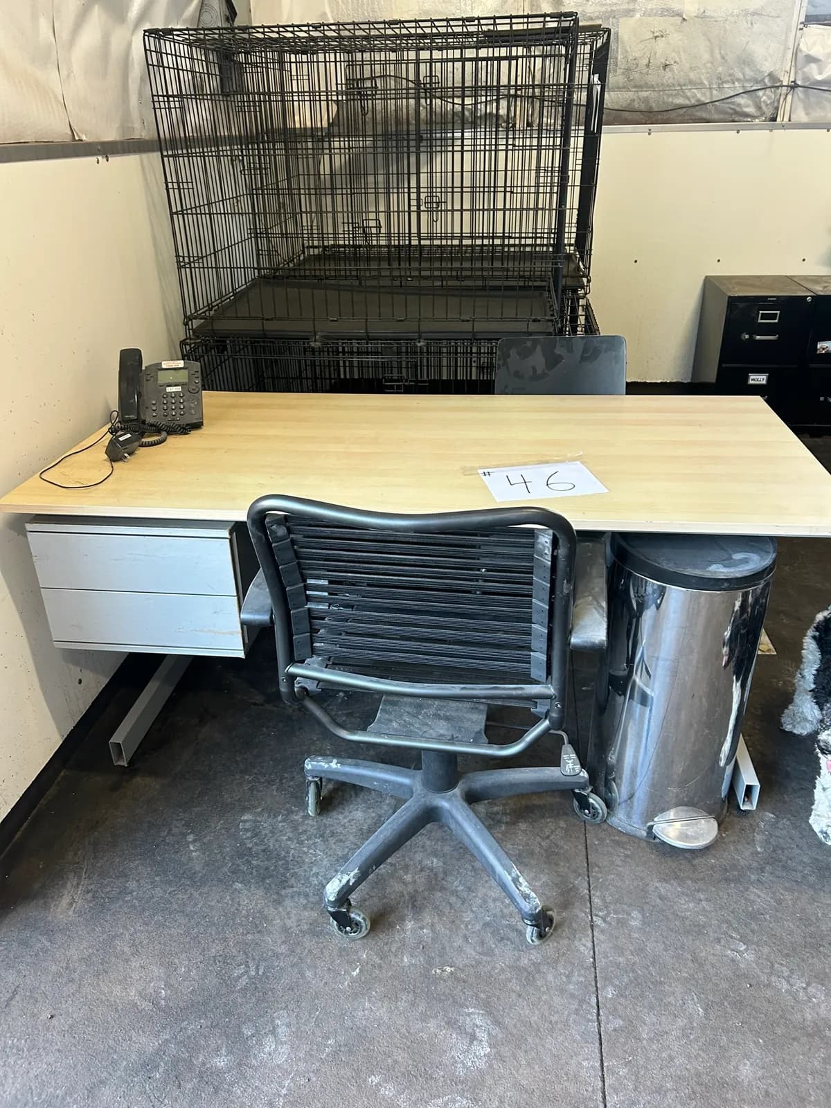 office-desk-and-chair-a50383