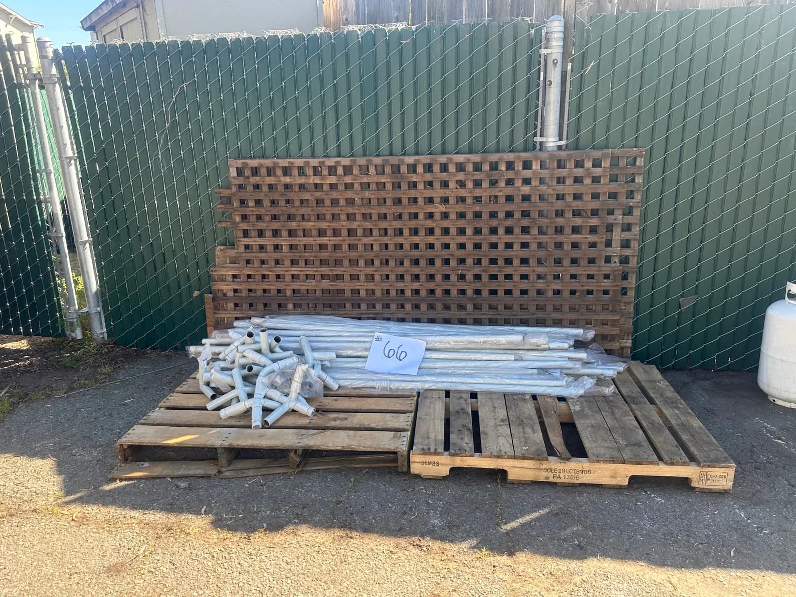 tent-poles-and-connectors-mnjaapvm