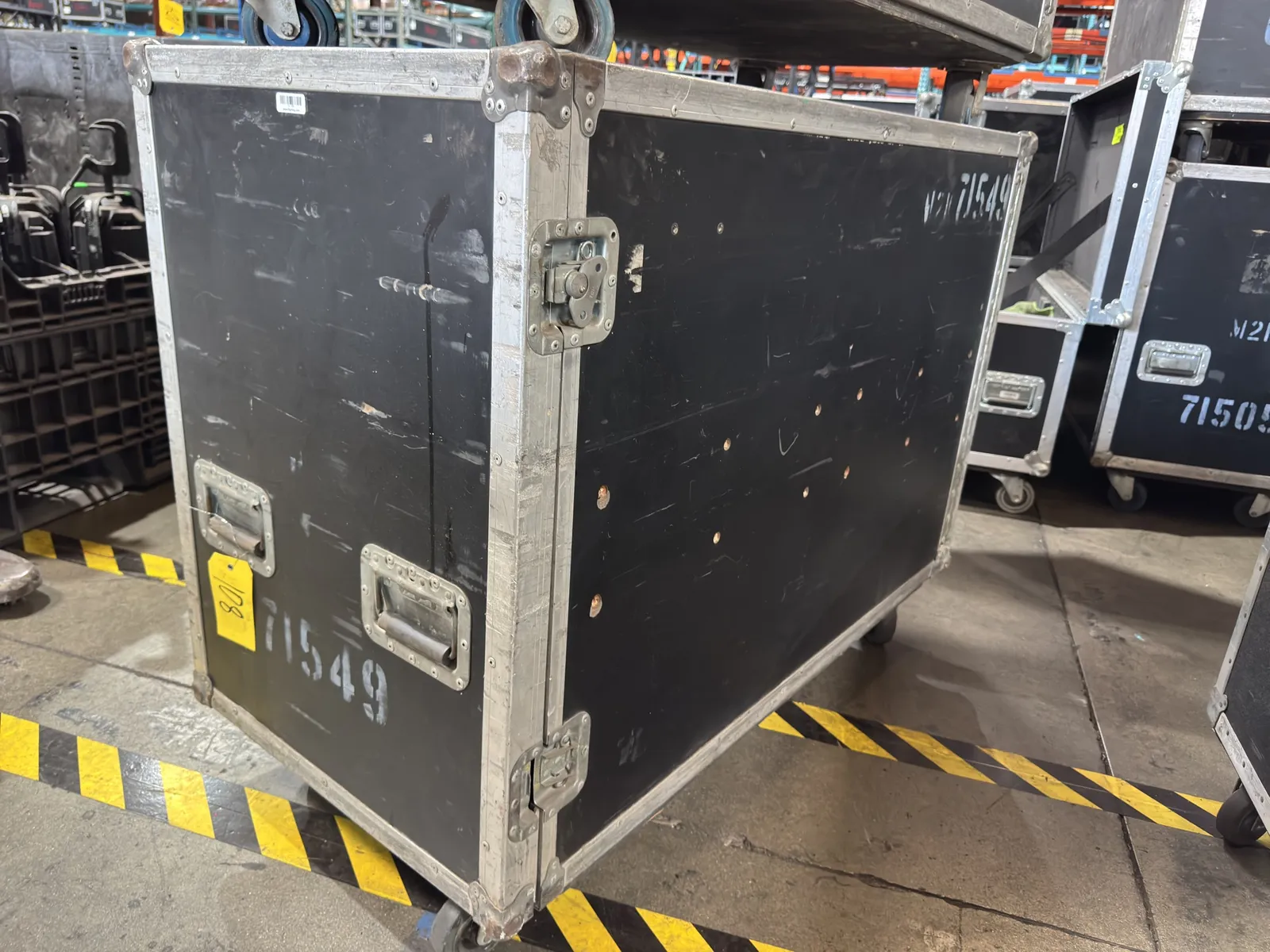 mac-575-krypton-rotating-light-fixture-with-rolling-hard-shell-case-c049a0