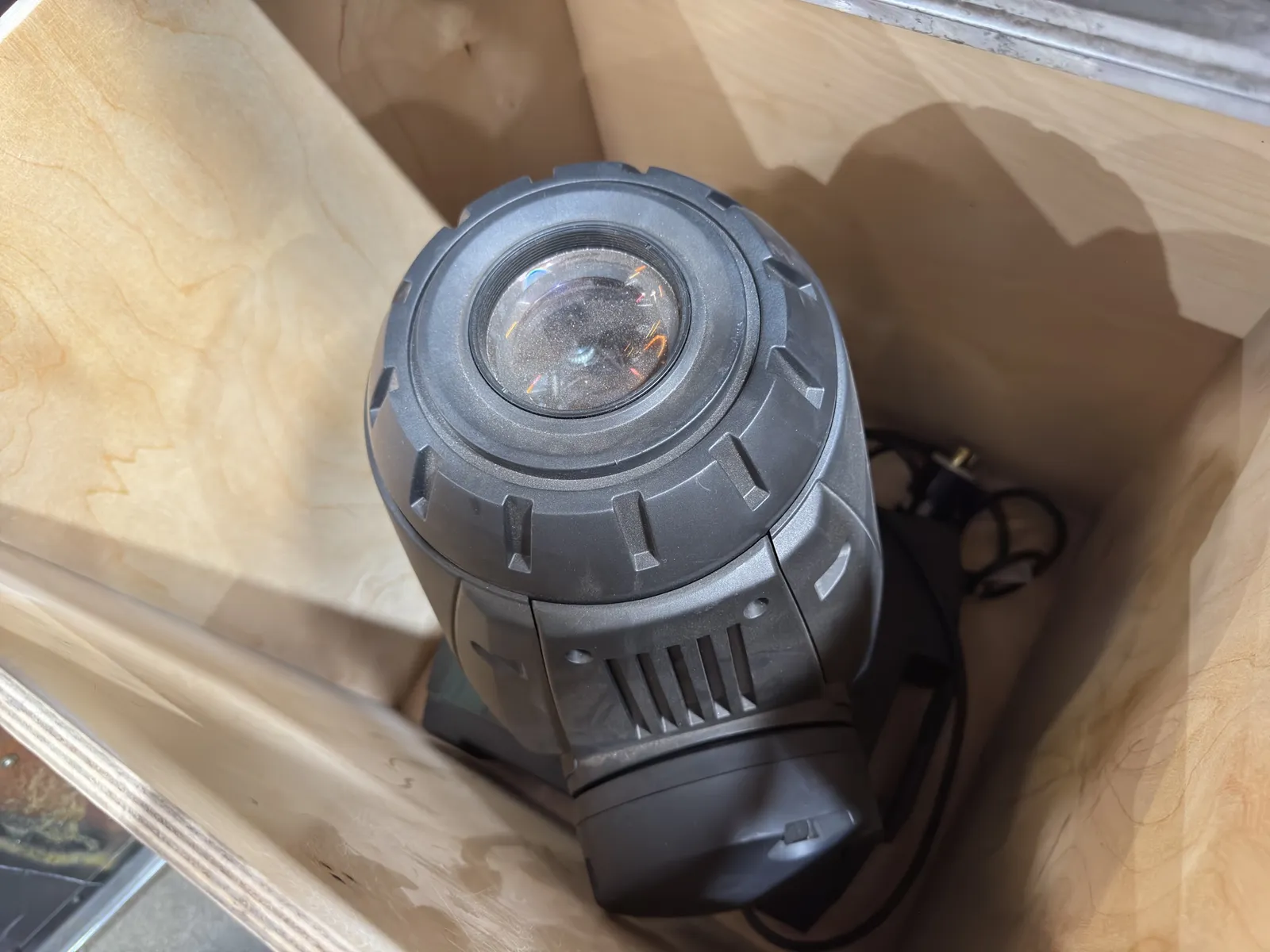 martin-mac-575-krypton-gobo-with-rolling-hardshell-case-f08432