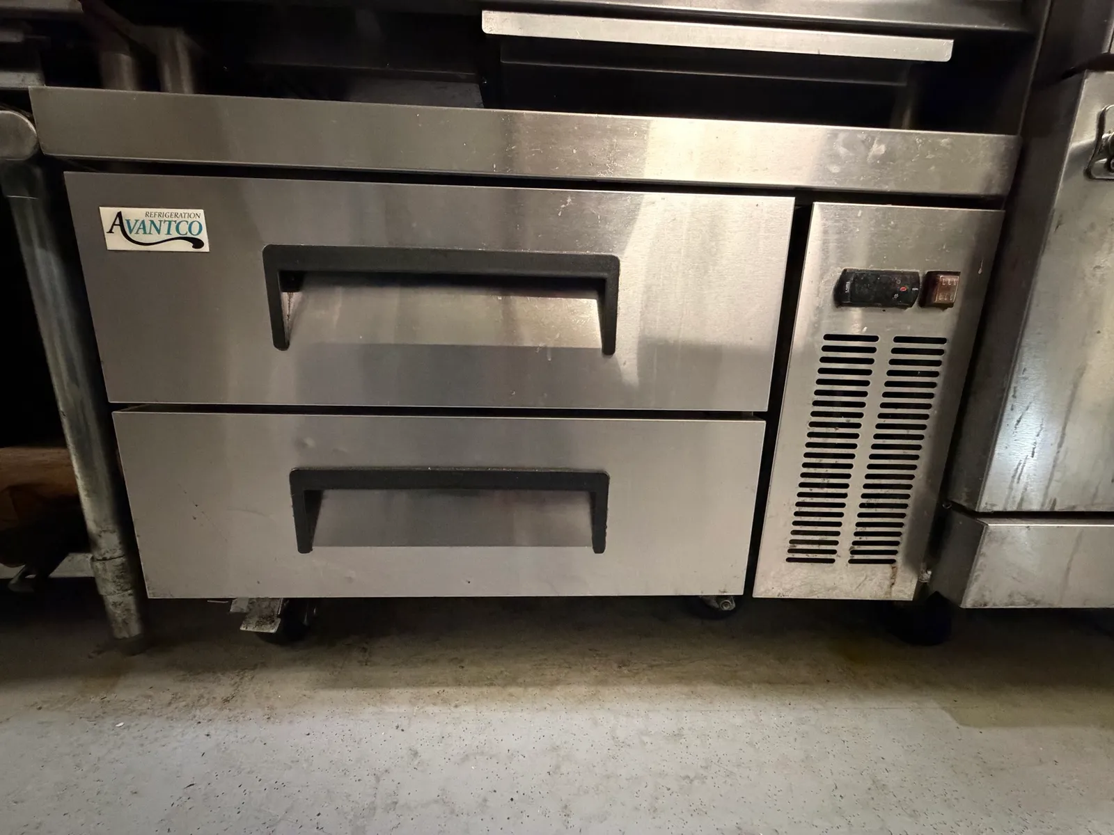 24-drawer-chef-table-5455ac