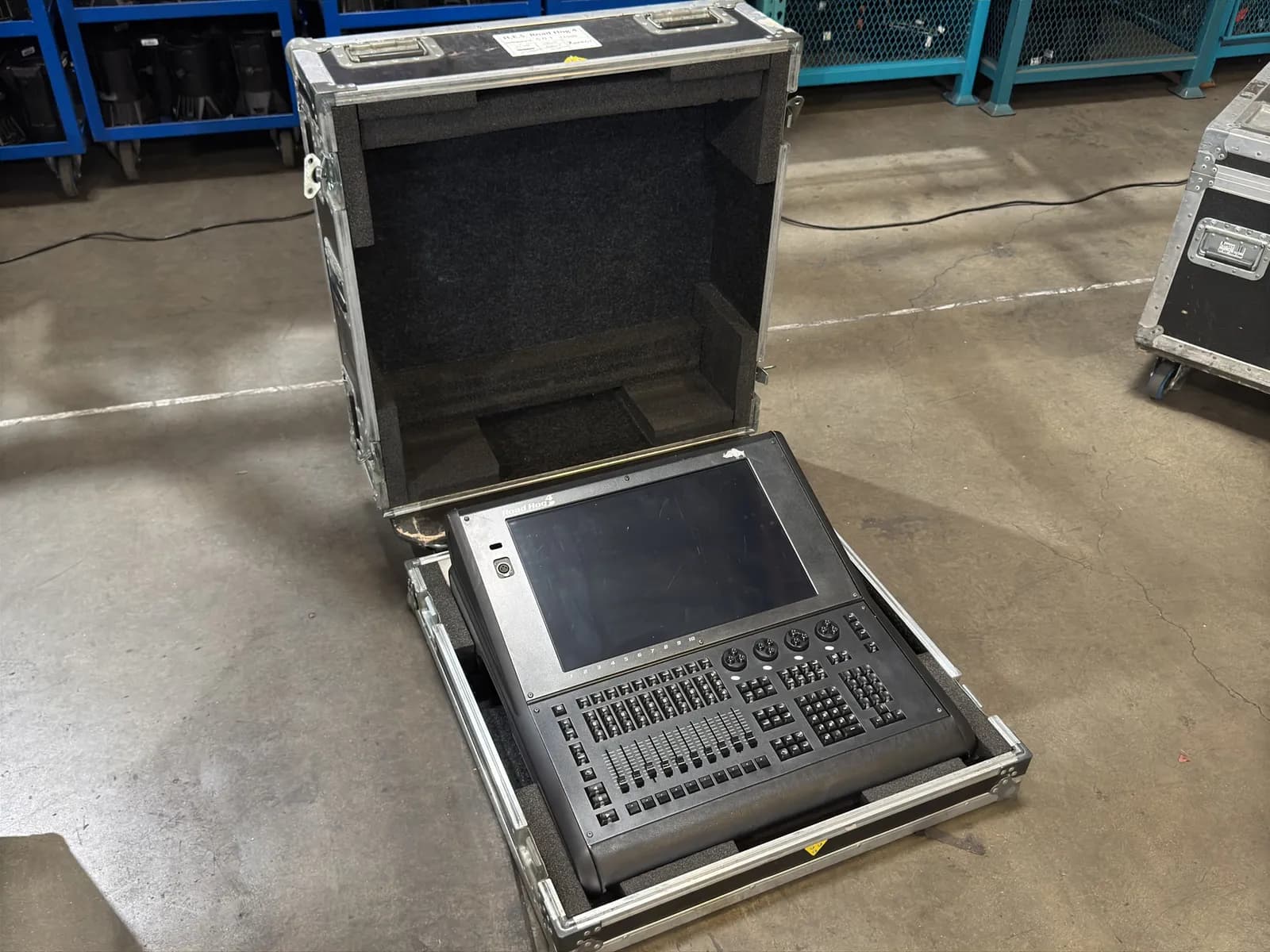 hes-road-hog4-commercial-lighting-console-board-with-case-mnnvr913