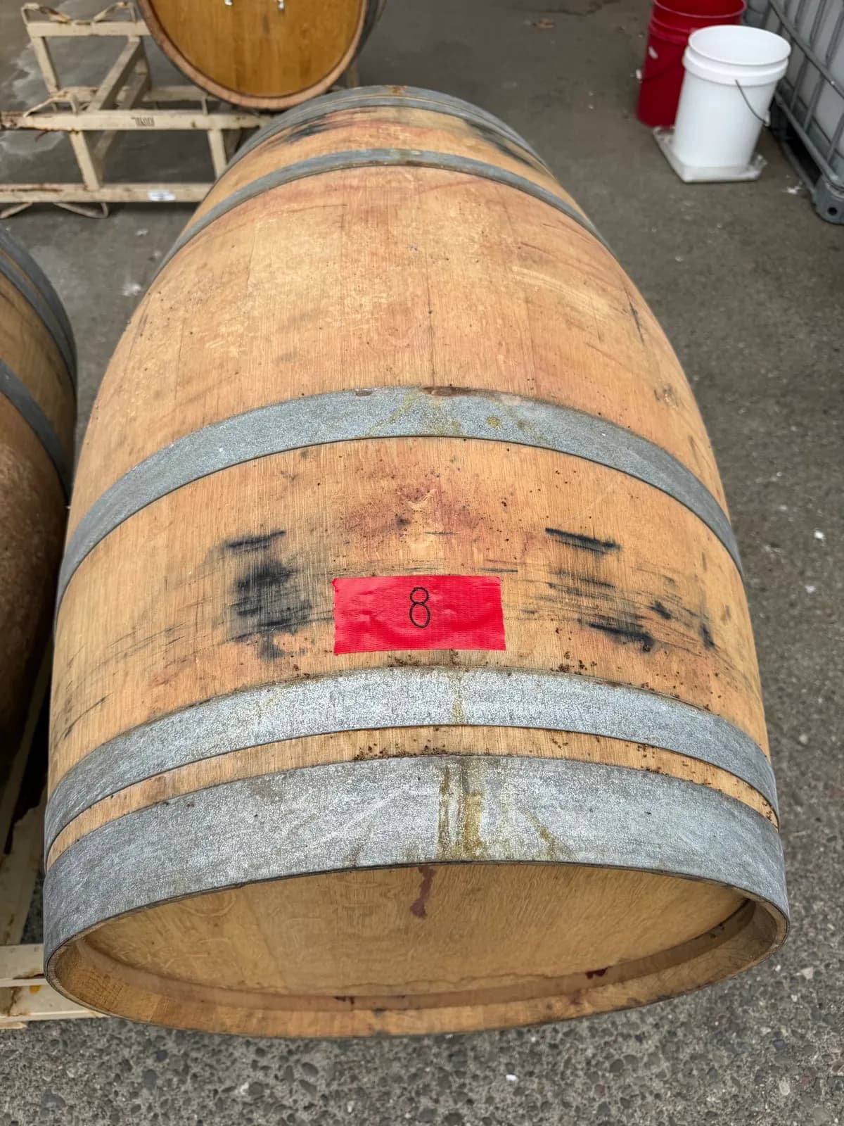 oak-wine-barrel-with-metal-bands-59-gallon-capacity-0108-1774990670628-mnf3m6uc