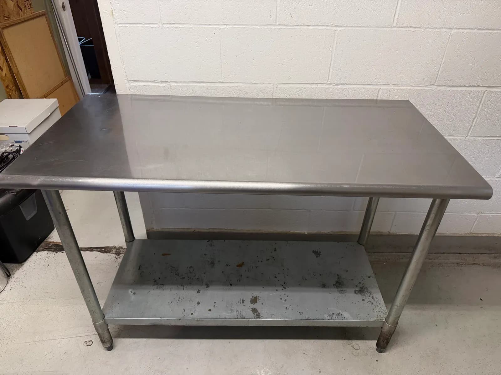 stainless-steel-commercial-work-table-with-bottom-shelf-9448fe