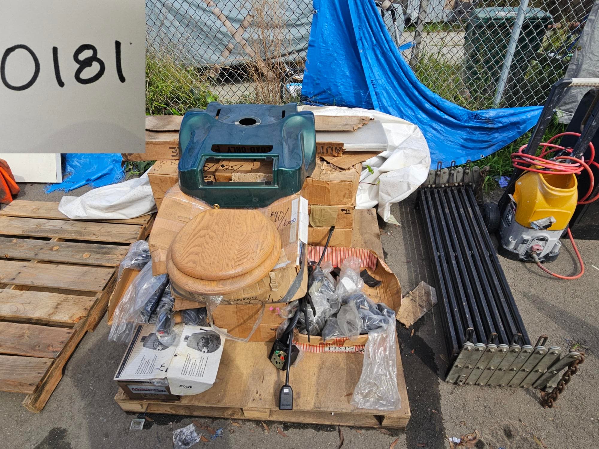 contents-of-pallet-electric-paint-sprayer-seat-belts-and-more-mni7nzap