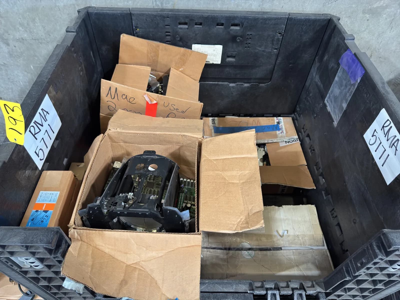 contents-of-bin-assorted-lighting-fixture-parts-lamp-bulbs-and-more-266855