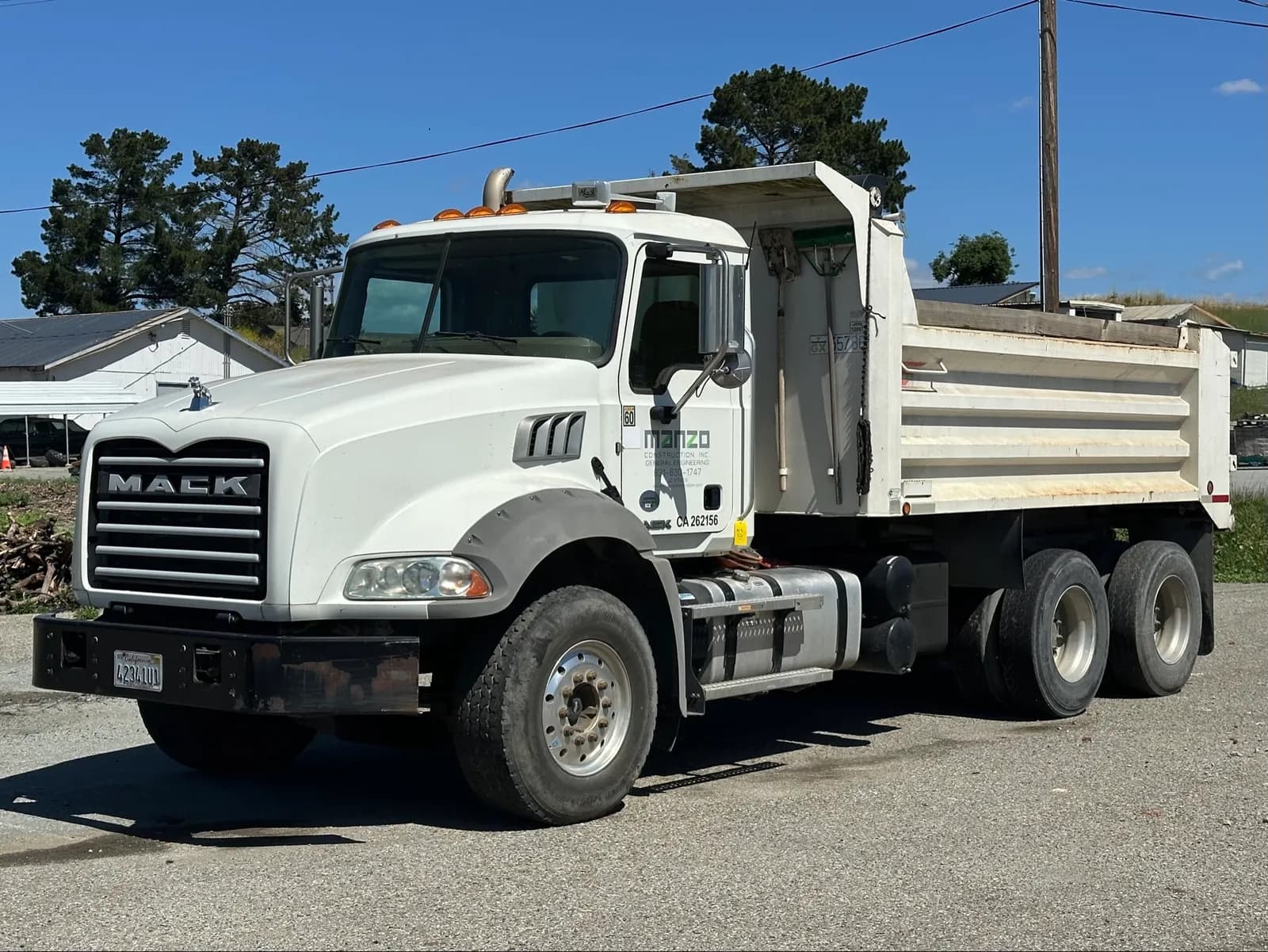 2015-mack-gu813-granite-14-dump-truck-mo1q098n