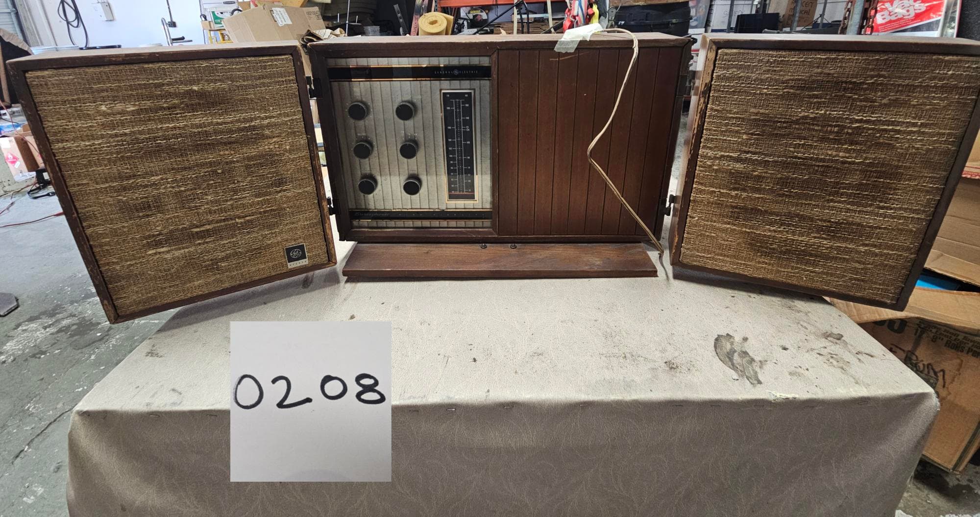 vintage-ge-am-fm-radio-38c11e