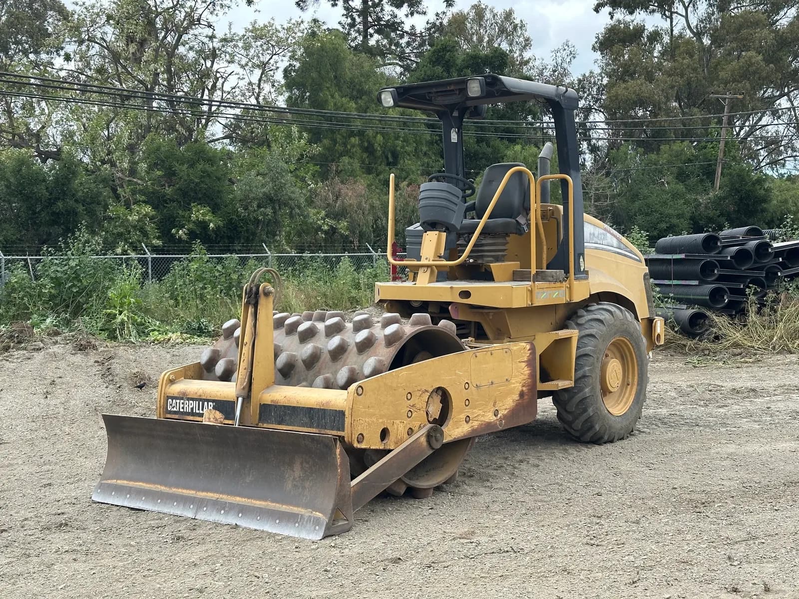 caterpillar-cp-433e-vibratory-66-single-drum-compactor-mo3eyywa