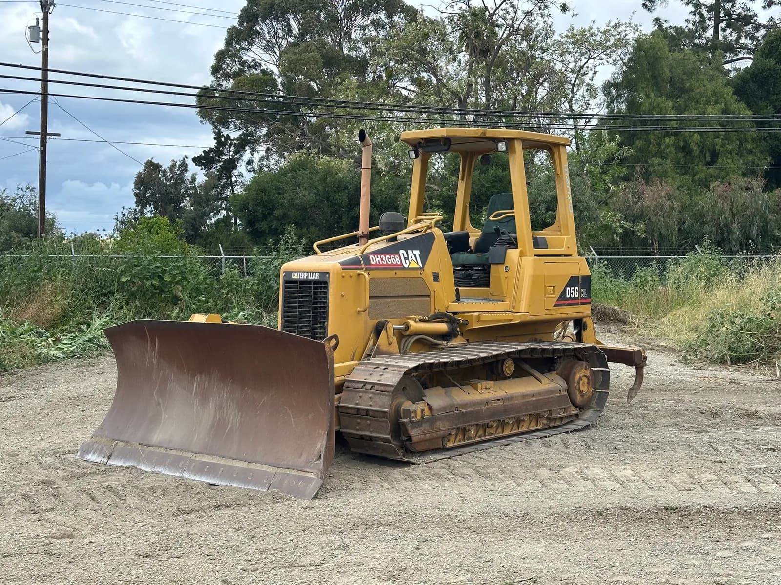 caterpillar-d5g-xl-crawler-dozer-with-3-shank-ripper-mnp2r8zb