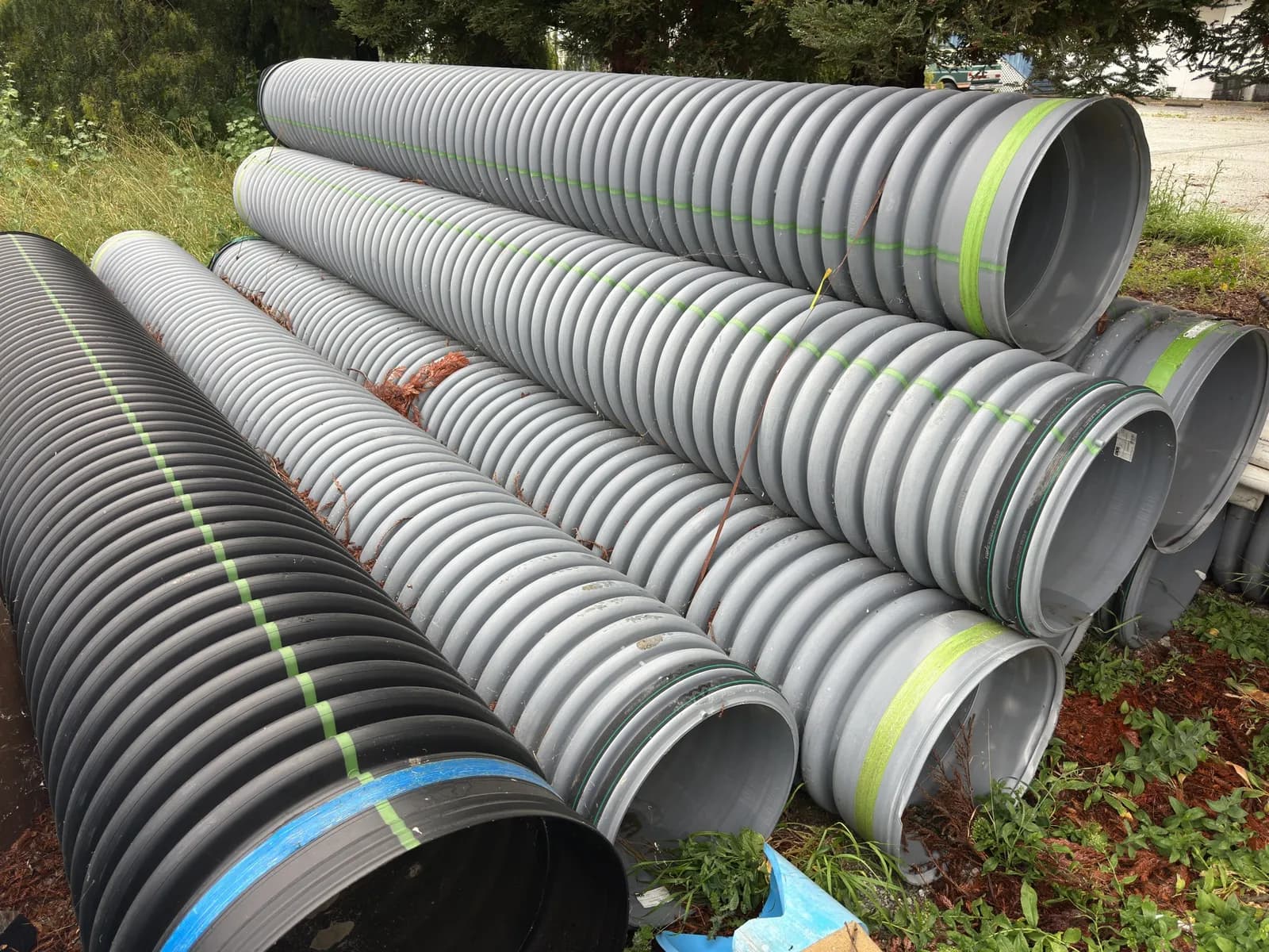 10-assorted-corrugated-pipes-mnp73rte
