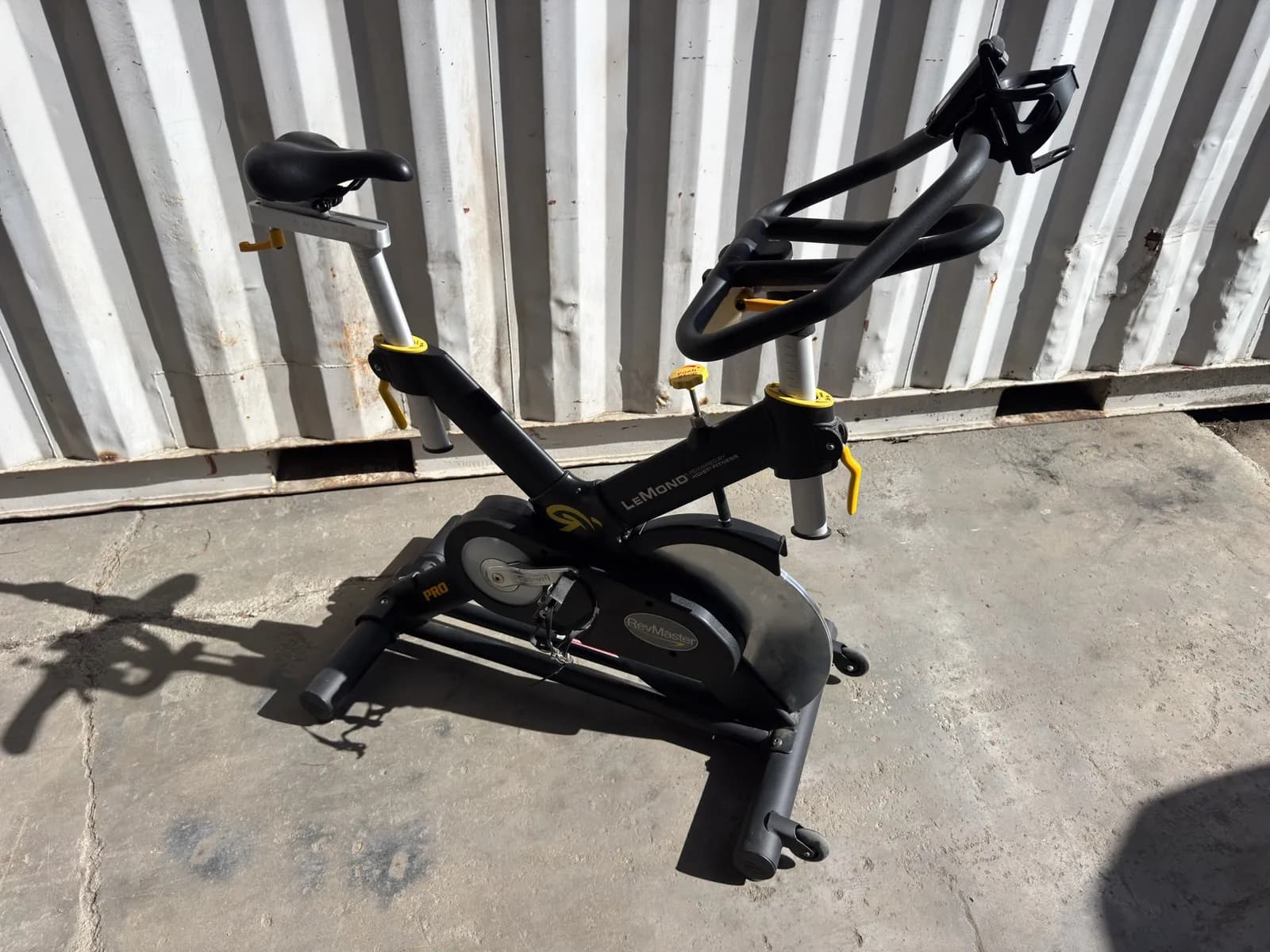 hoist-fitness-lemond-pro-exercise-bike-bed107