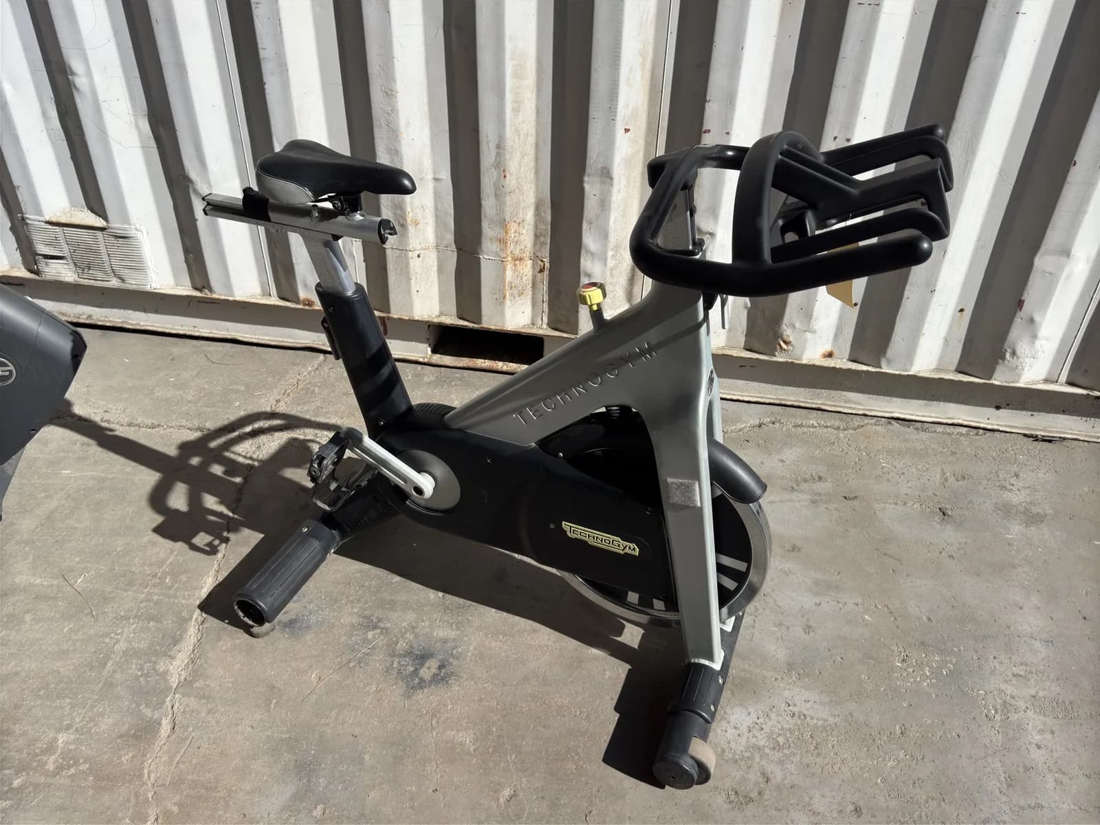 technogym-exercise-bike-5cf10a