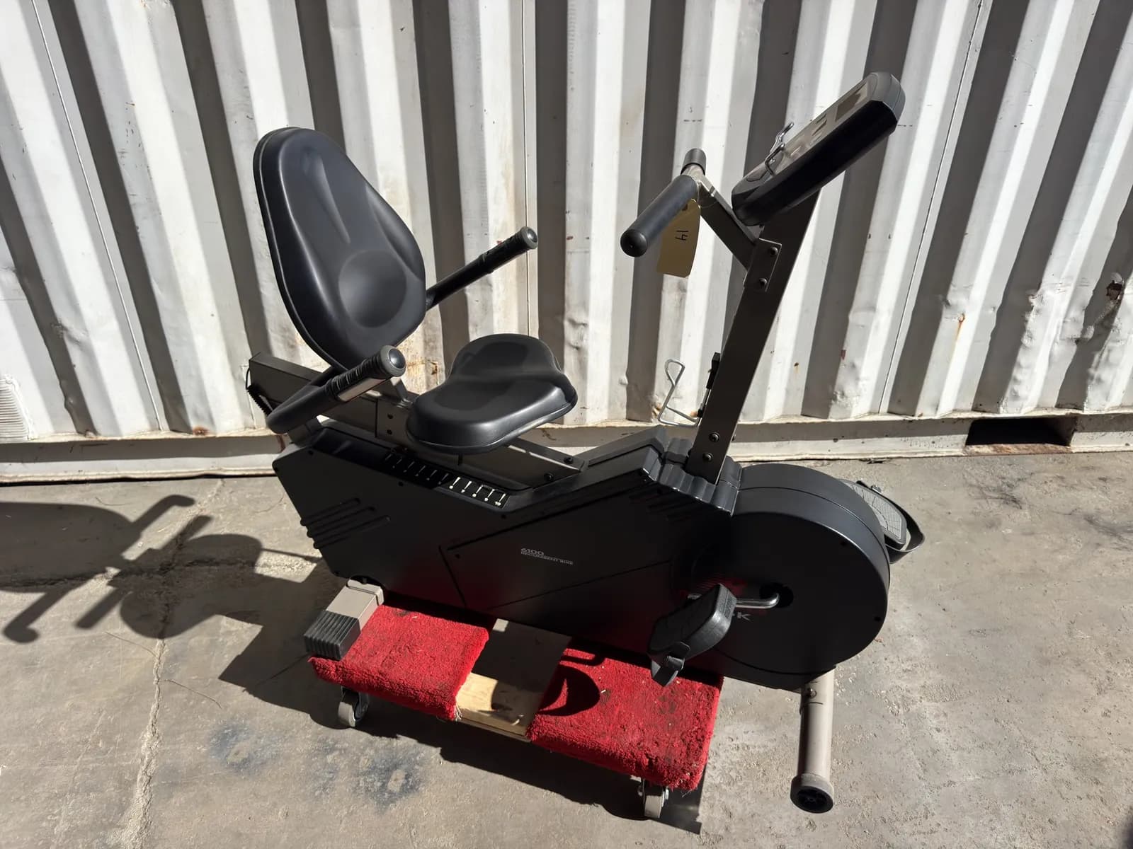 new-balance-6100-recumbent-bike-27abd9