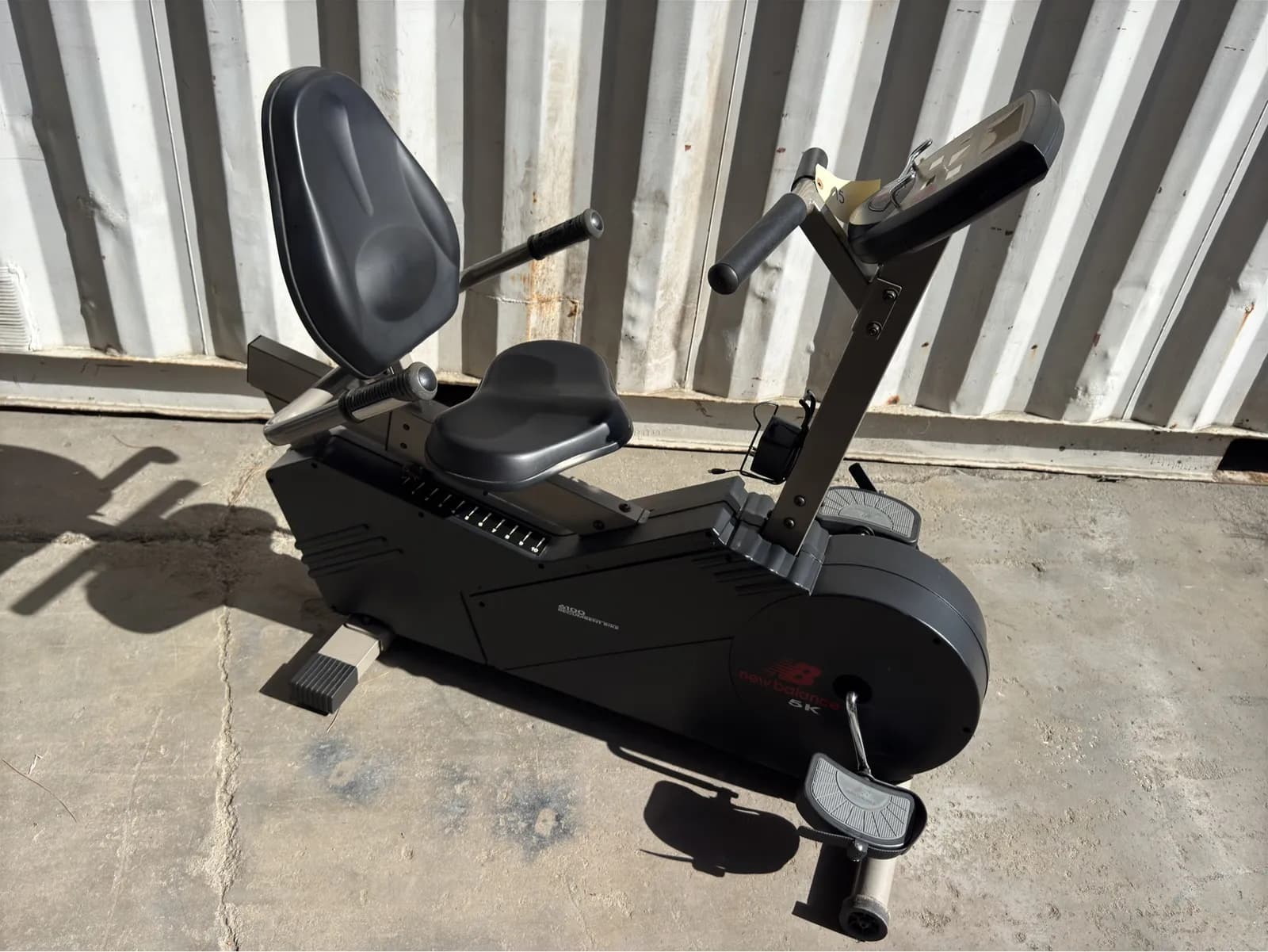 new-balance-6100-recumbent-bike-49cbdf