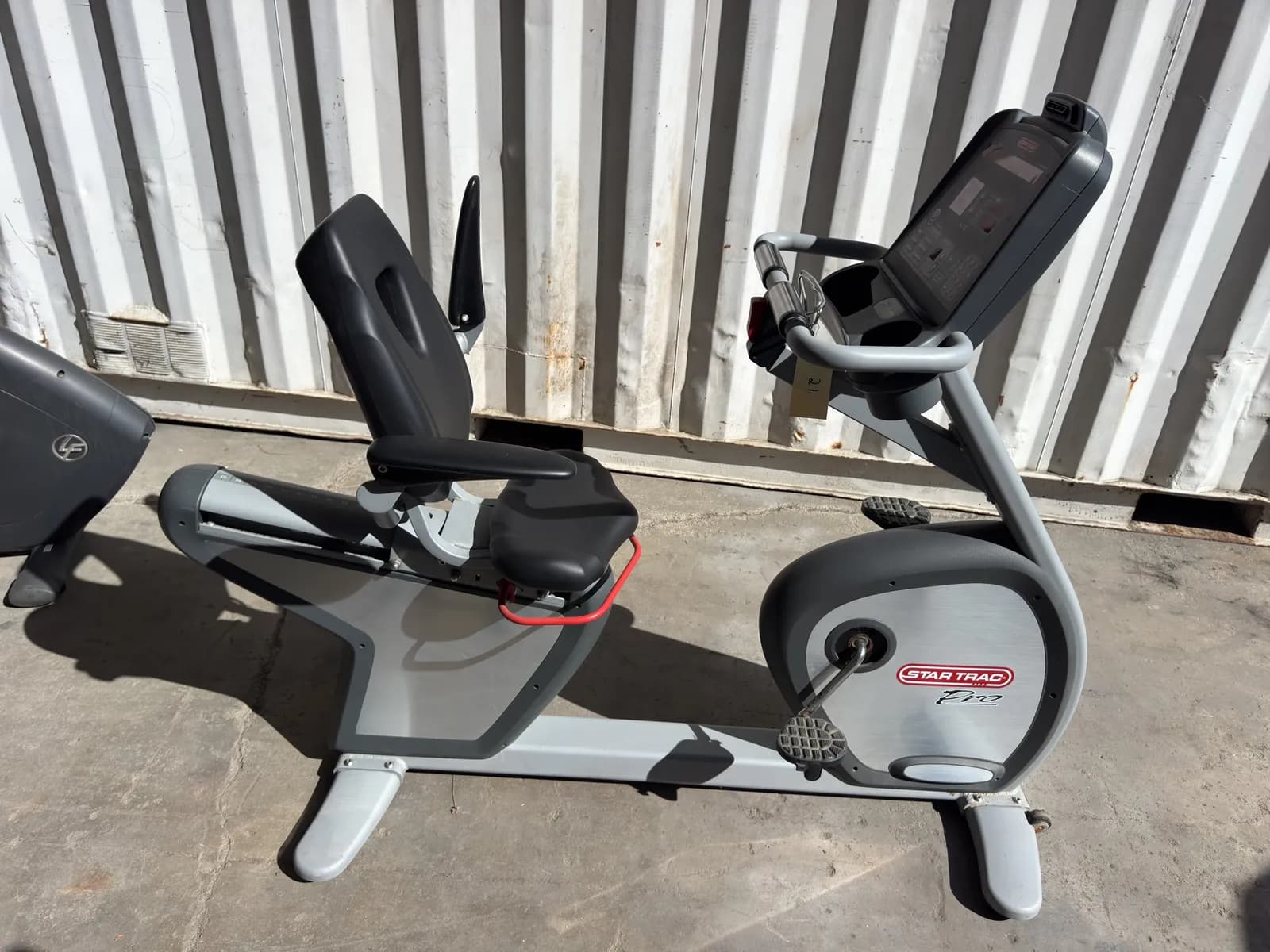 star-trac-pro-exercise-bike-d6a681