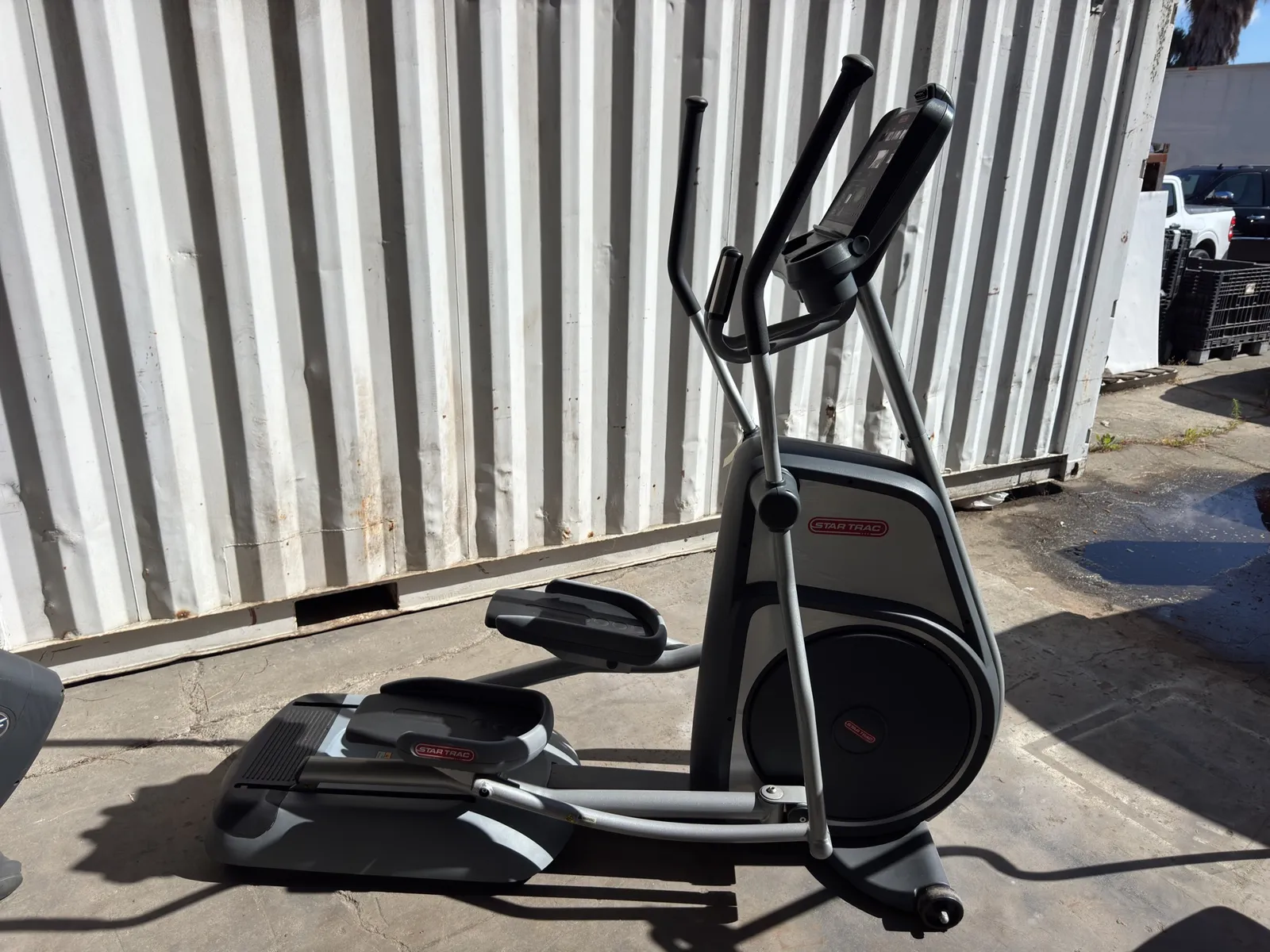 star-trac-s-ctx-elliptical-machine-5721c9