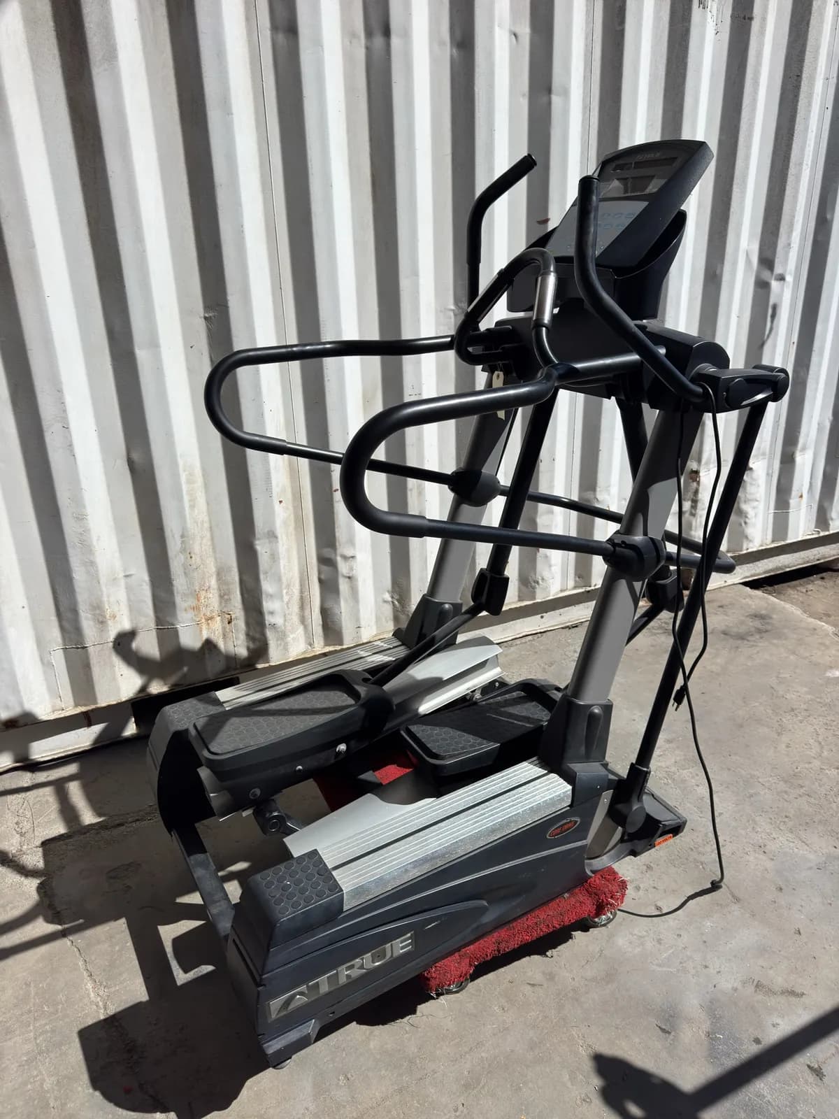 true-core-drive-elliptical-machine-c09714