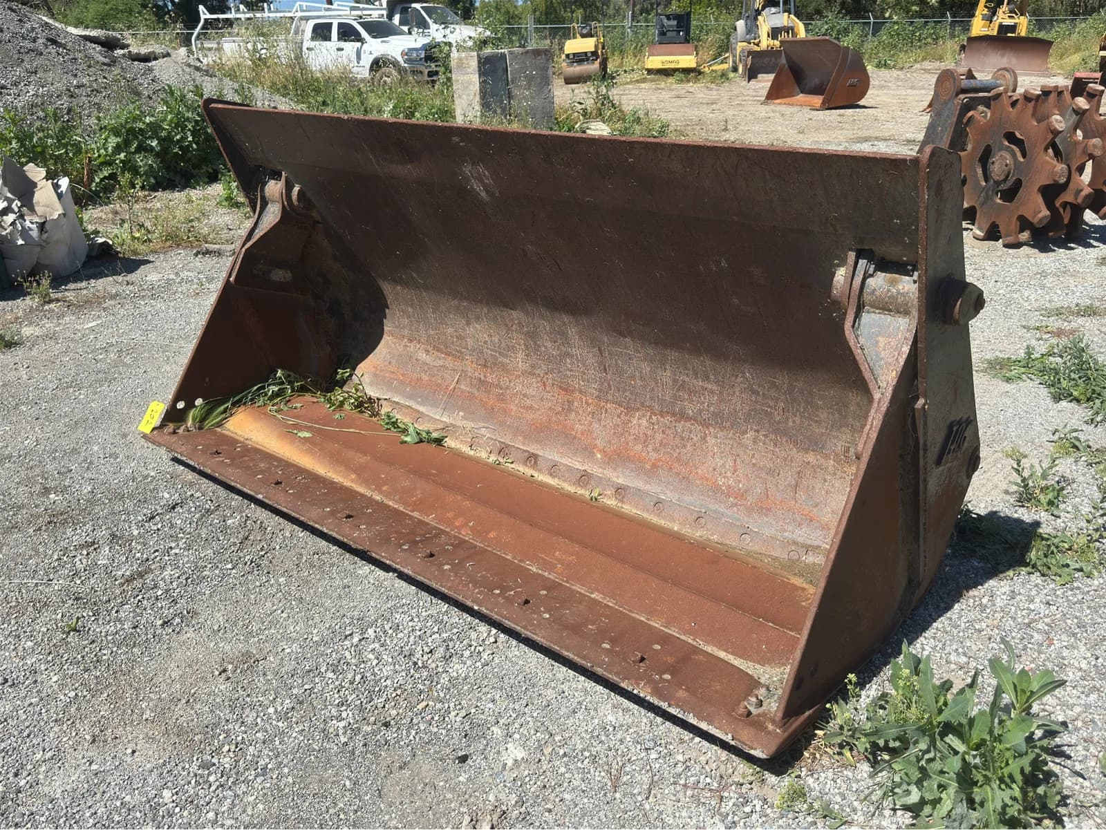 8-tag-4-in-1-loader-bucket-mnp8cdcg