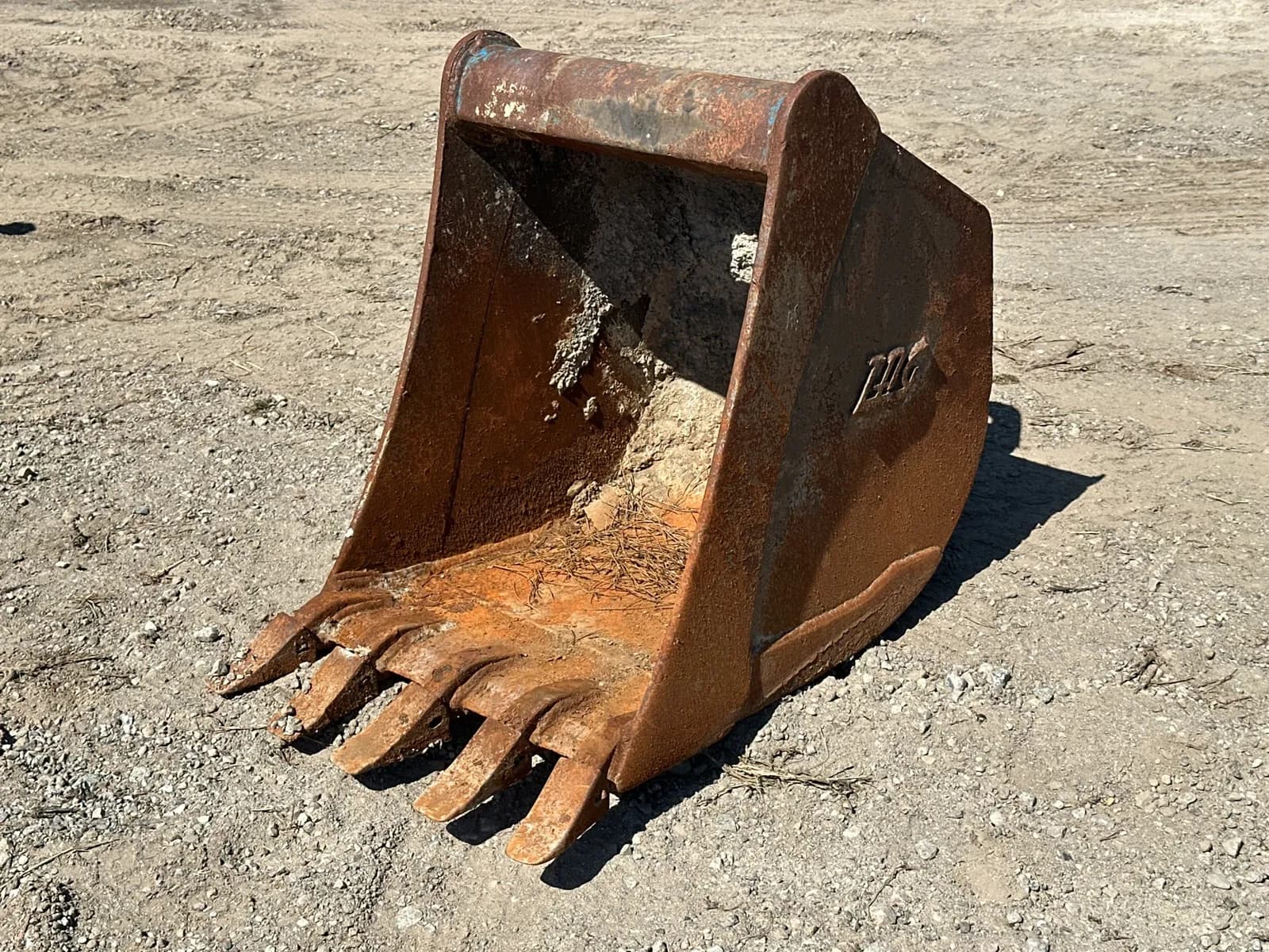 22-excavator-bucket-aa1924