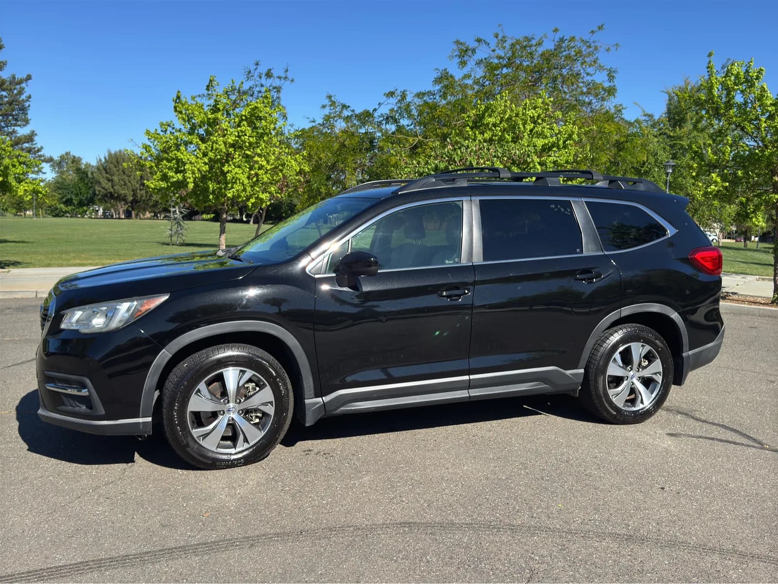 bankruptcy-auction-of-2019-subaru-ascent-suv-mns2usxn