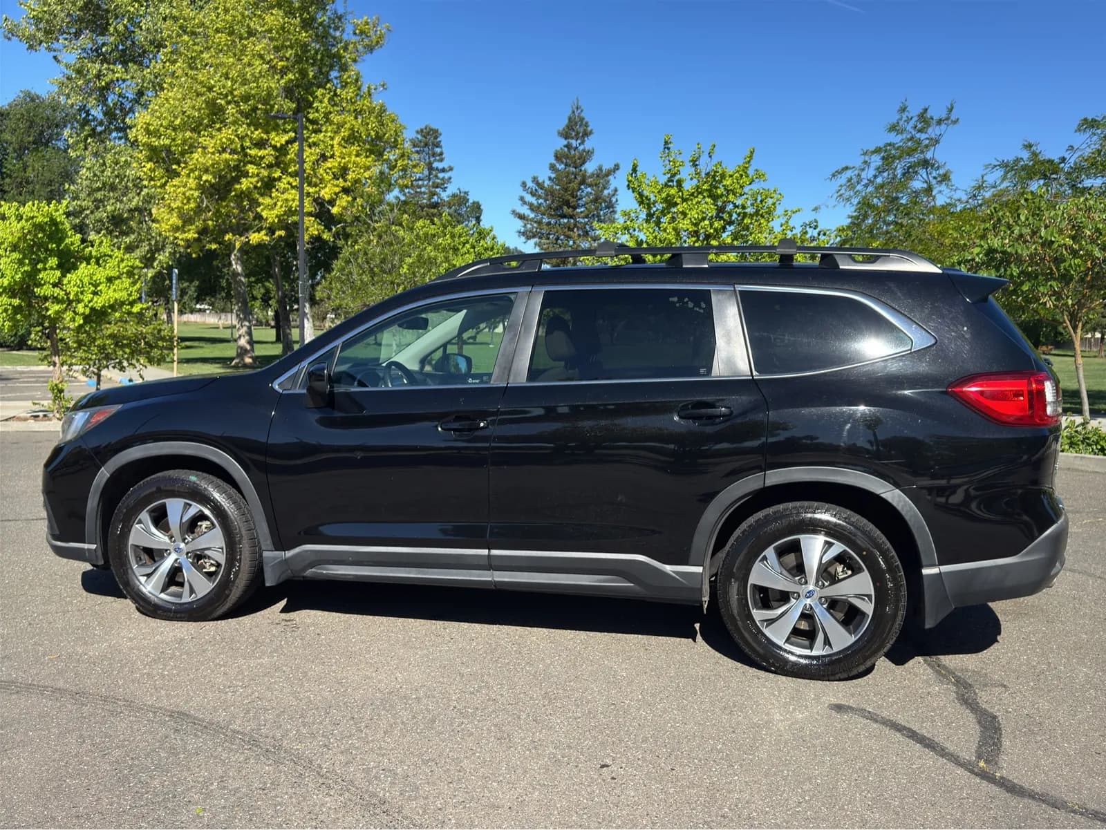 bankruptcy-auction-of-2019-subaru-ascent-suv-mns2usxn