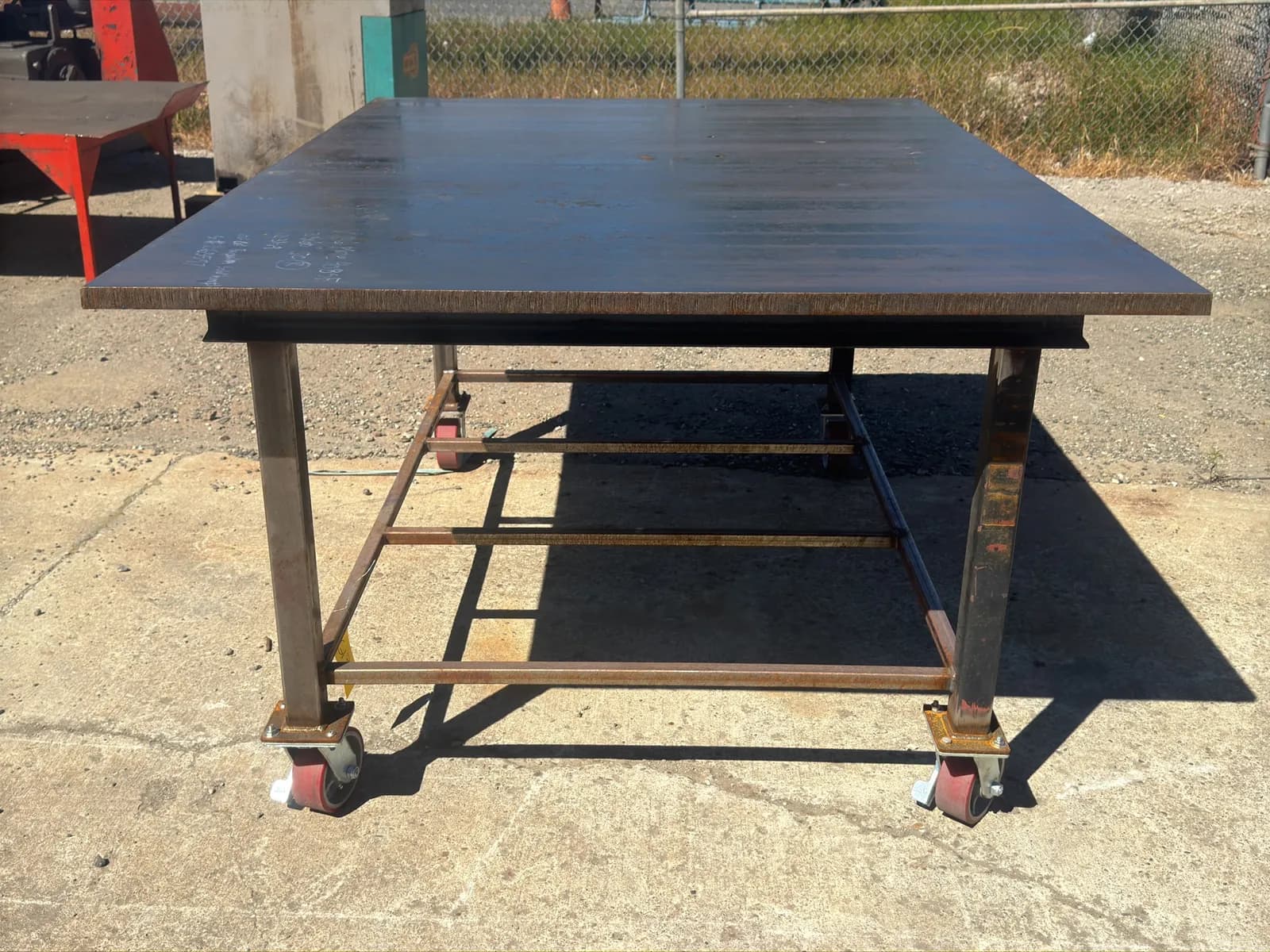heavy-duty-1-steel-table-on-casters-mnlvsu0r