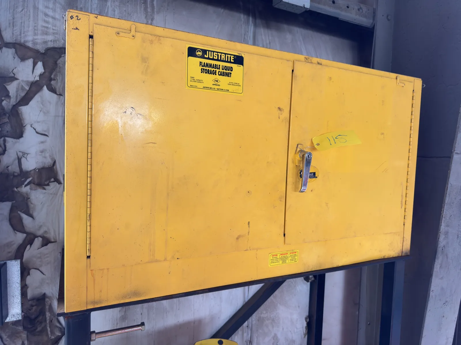 justrite-17-gallon-flammable-storage-cabinet-7c34e8