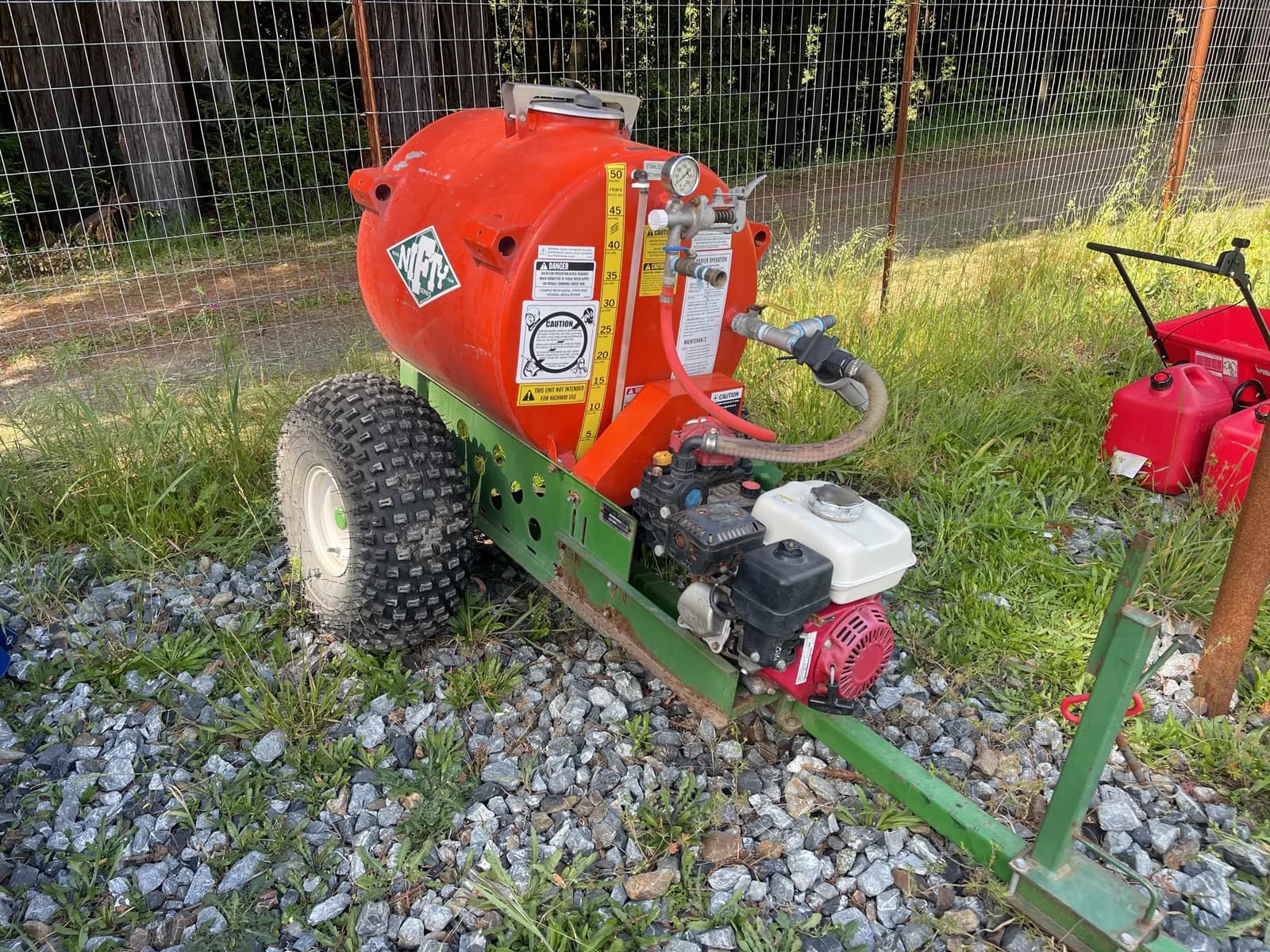 rears-nifty-50-gallon-sprayer-mntfcllw