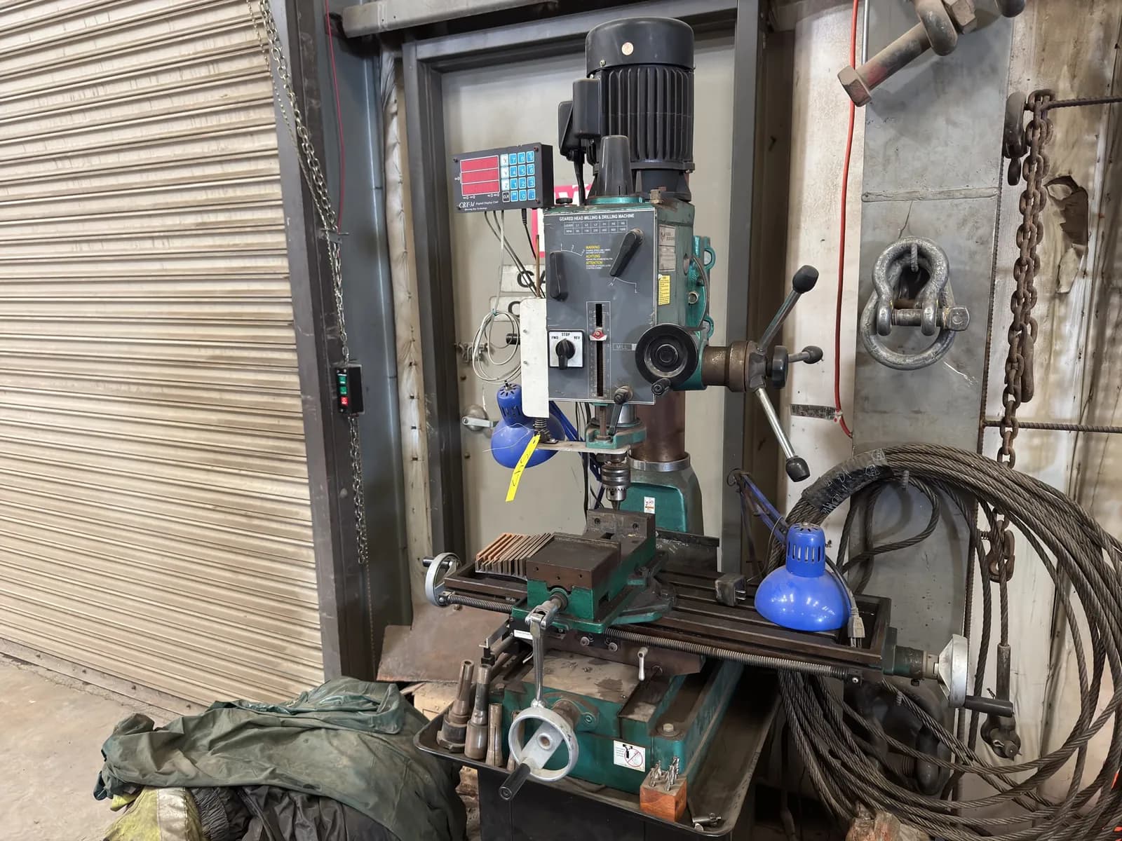 grizzly-geared-head-milling-and-drilling-machine-with-accessories-70de47