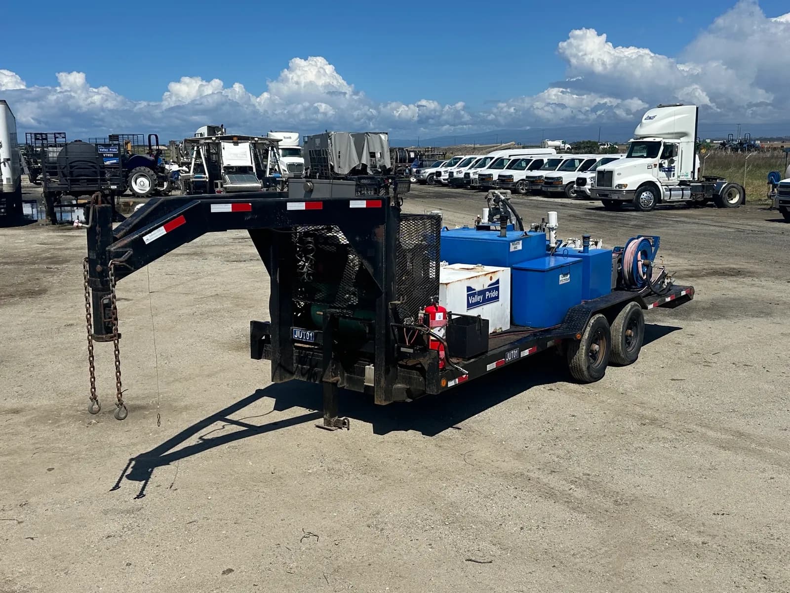 2009-best-trailer-18-gooseneck-service-trailer-mobzkmrh