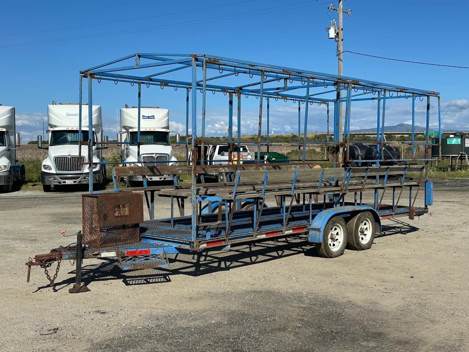2015-20-double-axle-shade-trailer-with-2-16-benches-and-table-mobzitg4