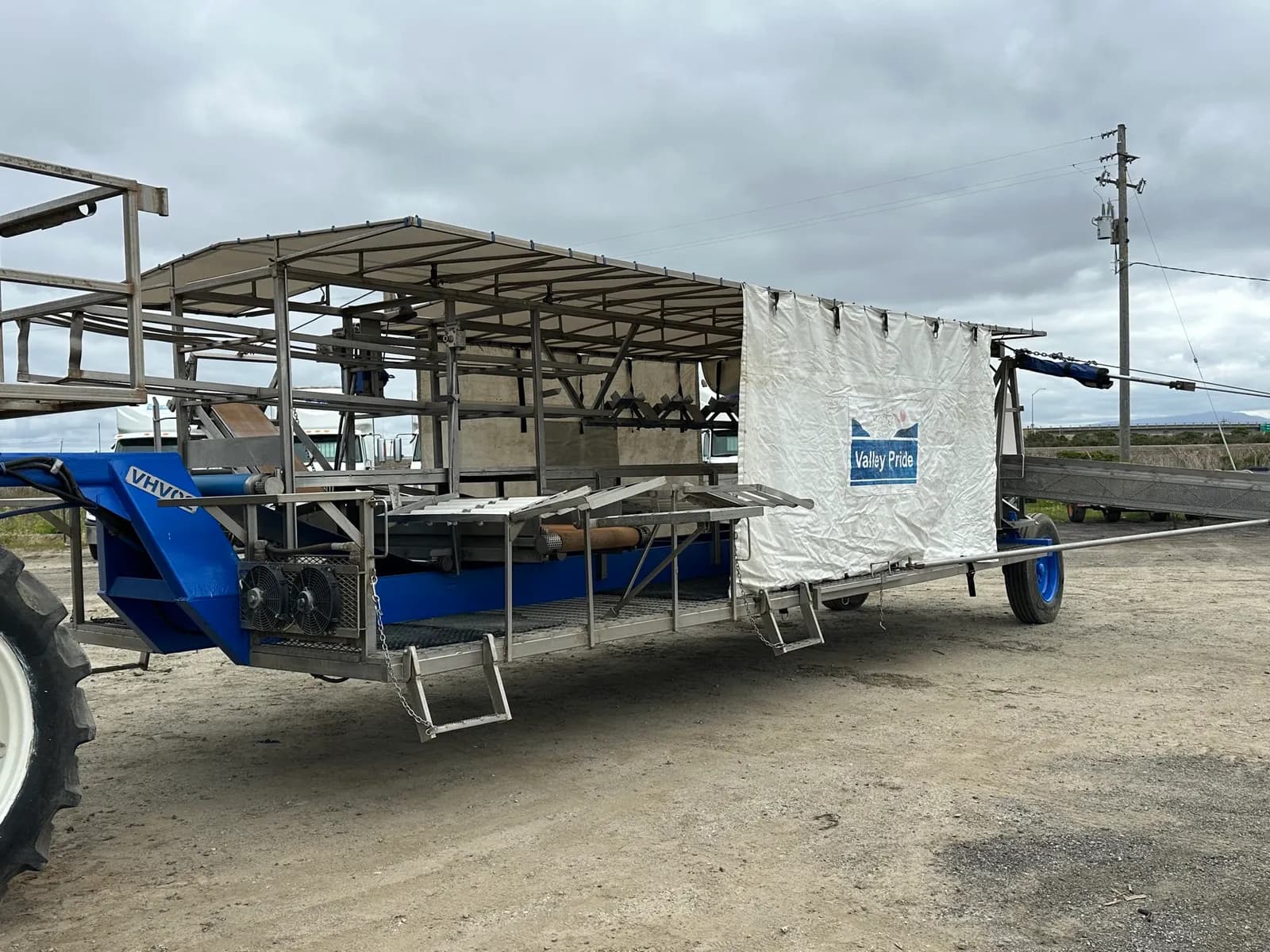 cauliflower-harvester-2014-new-holland-ts6120-4x4-mobzn8ey