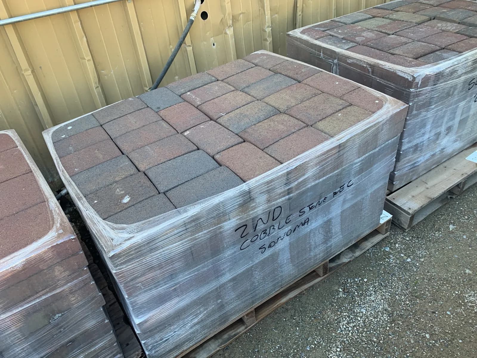 1-pallet-cobble-stone-sonoma-blend-rectangle-pavers-50be8a