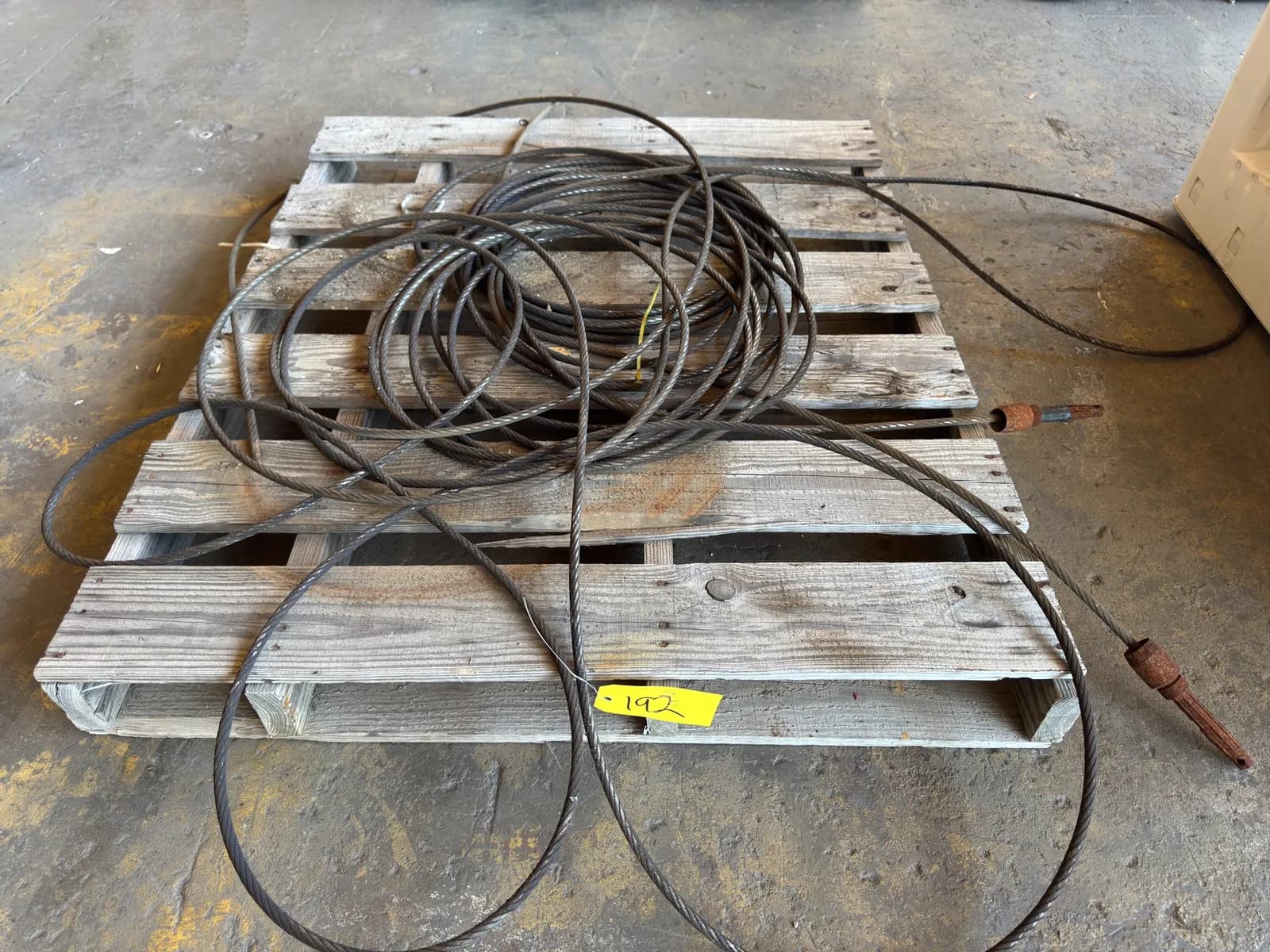 contents-of-pallet-steel-braided-cable-b14950