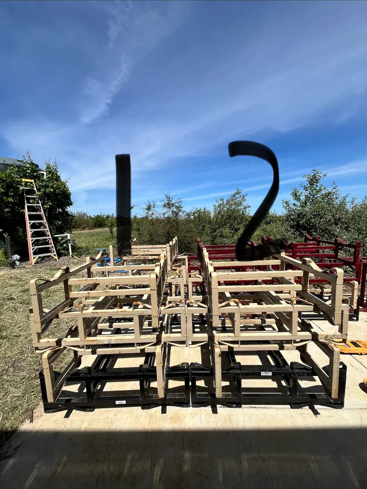 set-of-2-7-western-square-2-barrel-racks-lot-2-mphemvjn