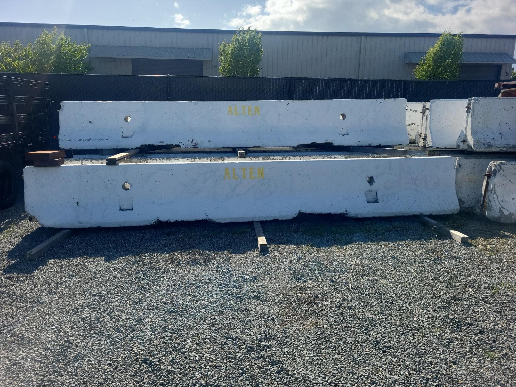 1-20ft-concrete-barrierkrail-movw4gtq