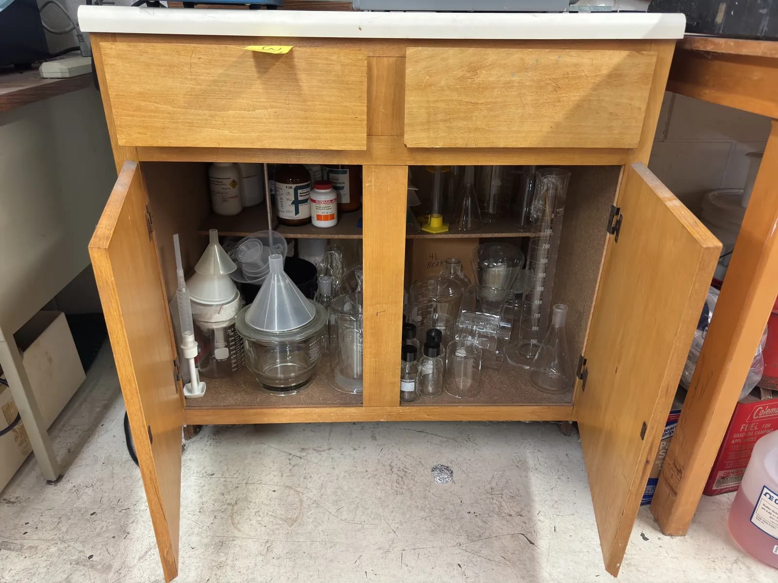 cabinet-with-contents-pyrex-glassware-chemicals-not-included-mphbhu1n