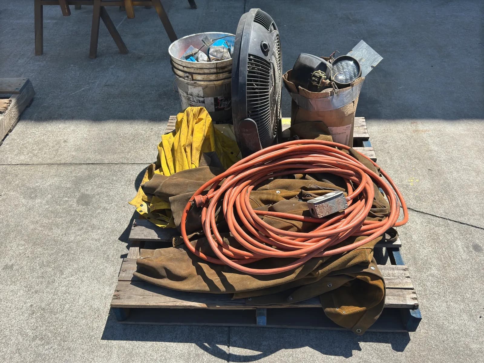 contents-of-pallet-bucket-of-electrical-hardware-box-of-headtail-lights-black-smith-apparel-and-more-mpppc98m