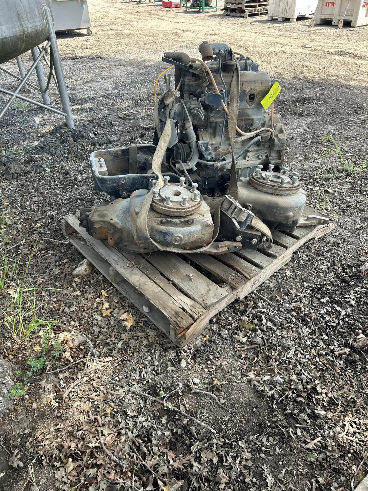 pallet-of-assorted-new-holland-tk75v-parts-mpoiqses