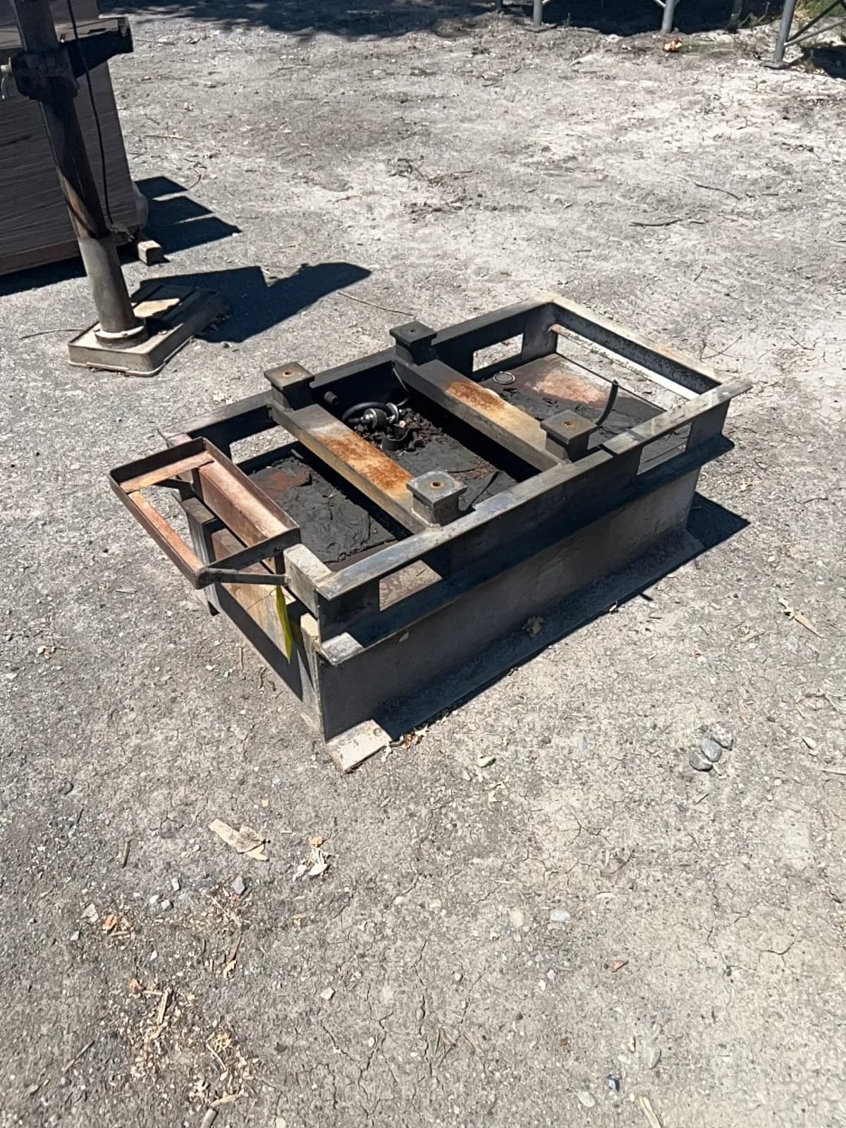 fuel-tank-with-engine-stand-8d294a