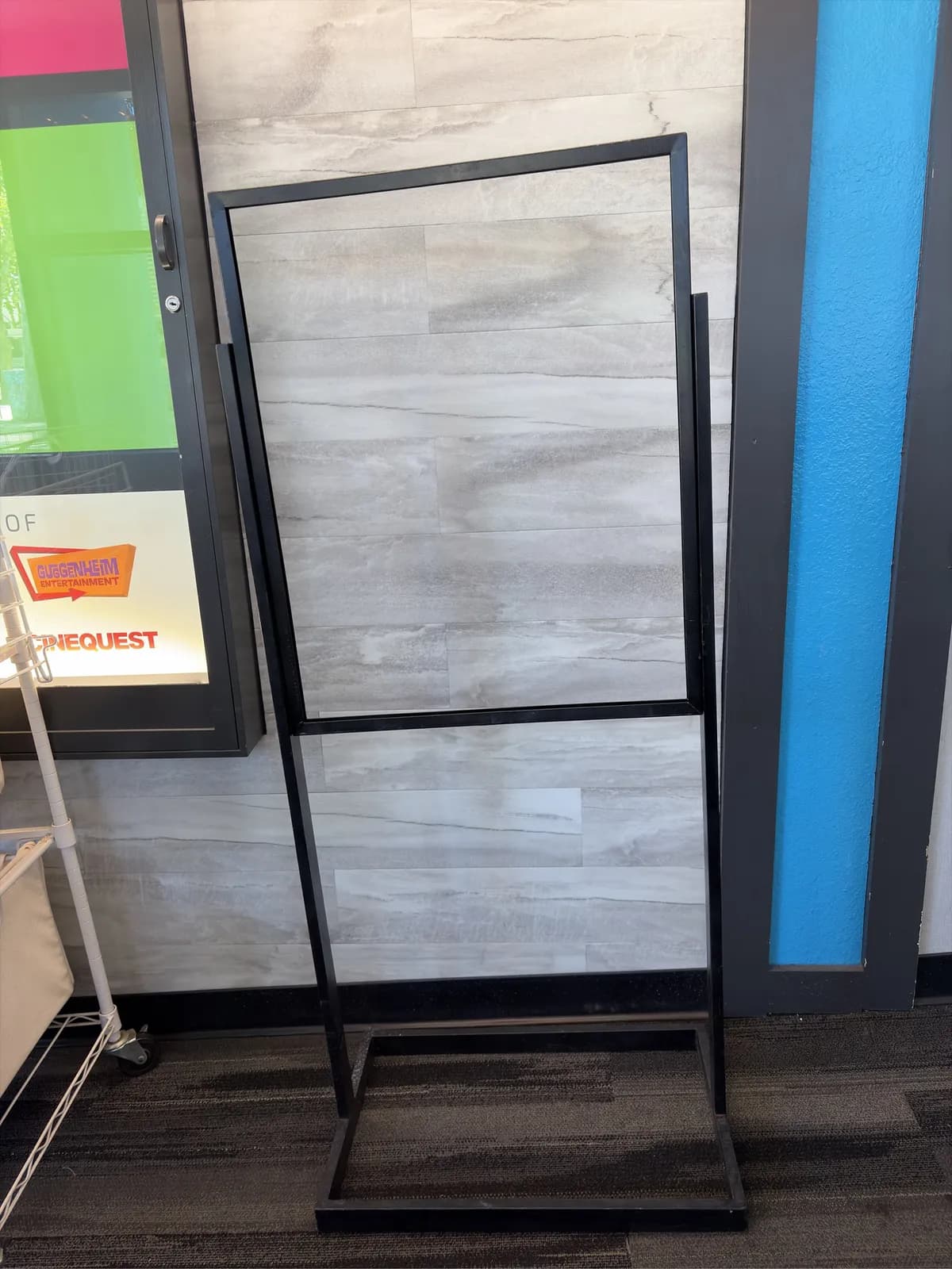 22-x28-metal-sign-holder-091e69