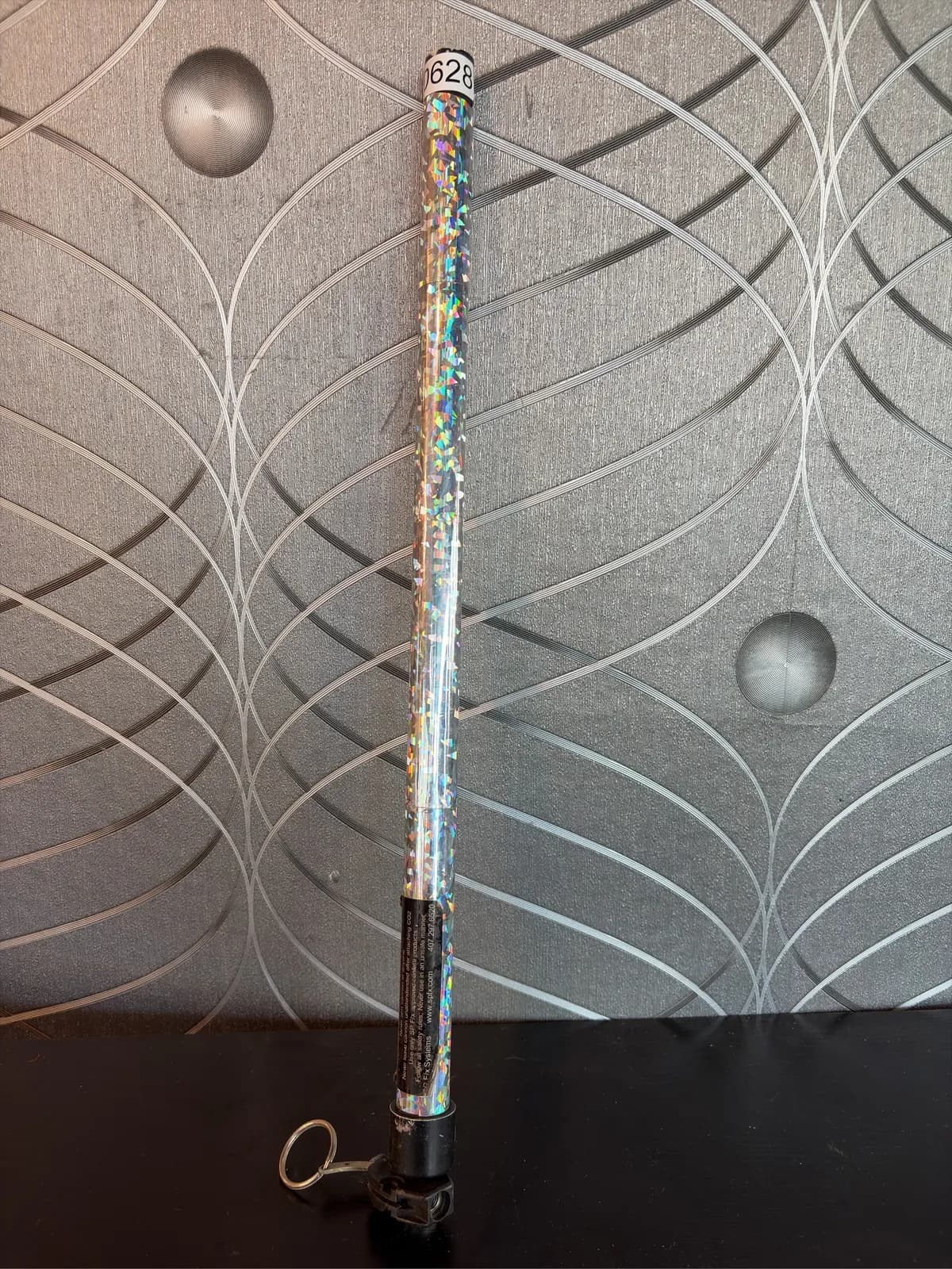 handheld-confetti-cannon-silver-mylar-74aa12