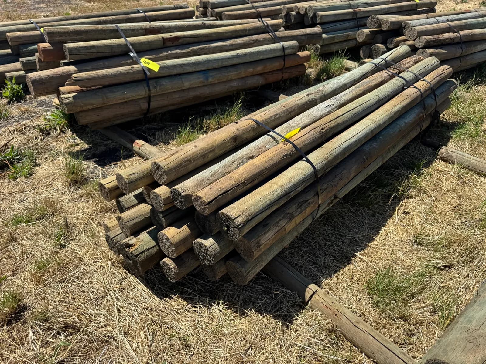 approximately-20-9-wood-posts-0408-1779478697323-mphbo6ej