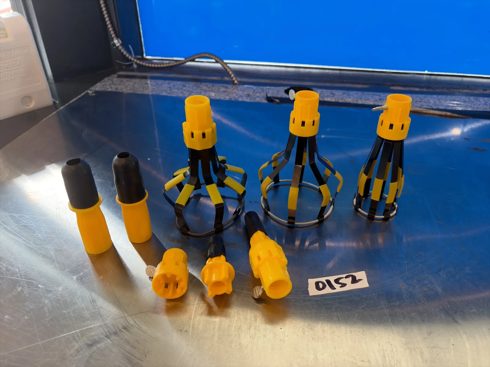 set-of-lightbulb-changing-accessories-a223a2