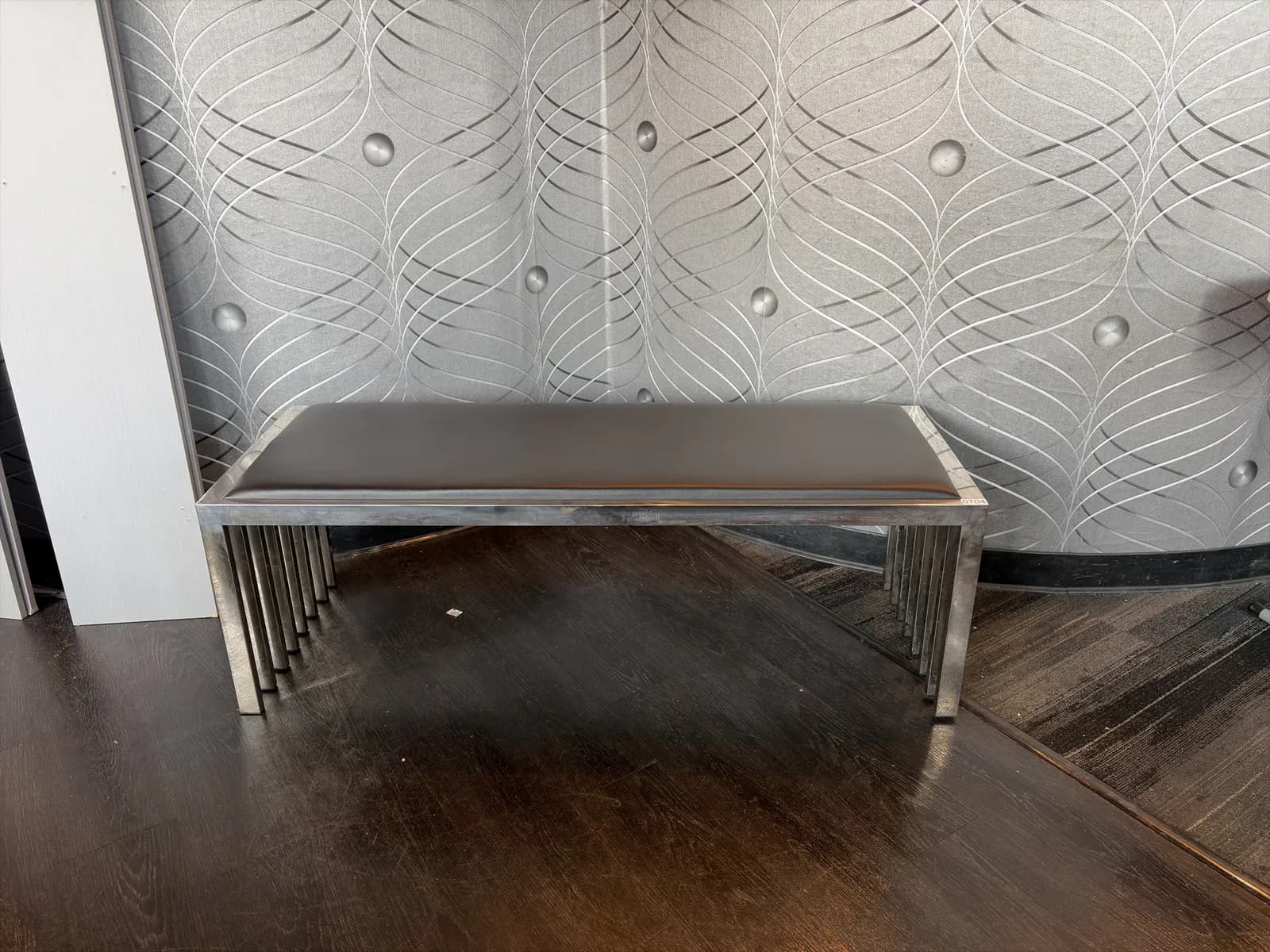 black-padded-seat-bench-with-chrome-frame-4d332d