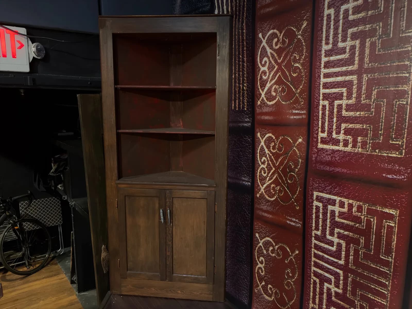 hand-painted-corner-cabinet-c93cea