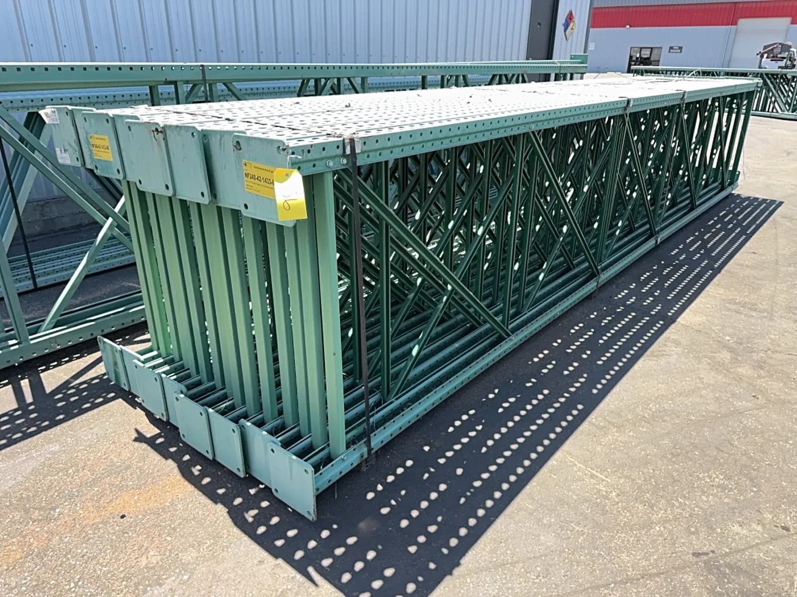 15-240x42-uprights-14-gauge-3x3-column-8x8-footplate-with-4-holes-teardrop-mql8wg4f