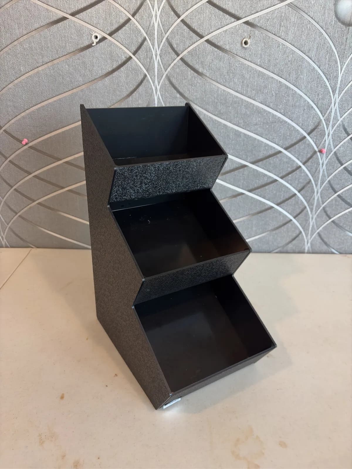 black-3-compartment-countertop-display-mqj00j62